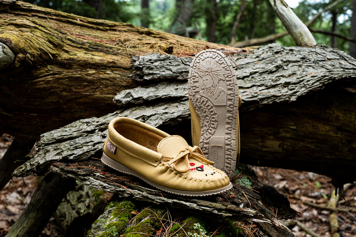 Women's Beaded Moccasin Shoes with Comfortable Rubber Sole - Perfect for Casual Wear, Indoor Slippers & Boho Fashion Outfits