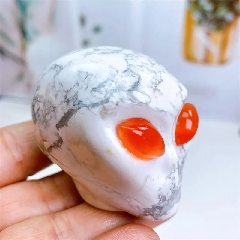 2 Inch Natural Howlite Alien Skull Crystal - Hand Carved Reiki Healing Stone Figurine, Spiritual Decor, Unique Gift for Collectors (1 Piece) - Perfect for Meditation, Yoga Spaces & Home Decoration
