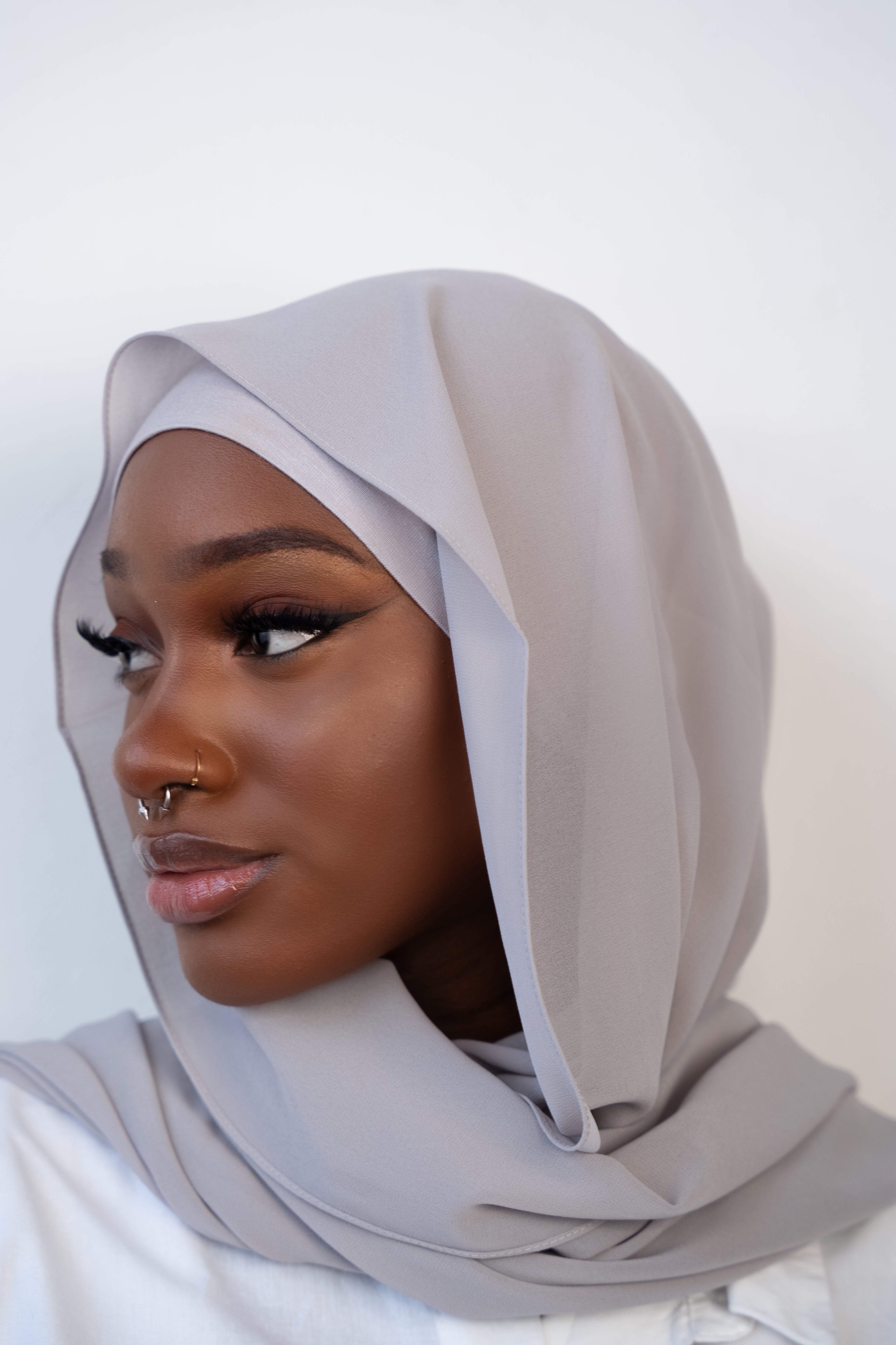 Elegant Chiffon Hijab Set Sara - Soft & Lightweight Muslim Scarf for Women - Perfect for Daily Wear, Prayer, and Special Occasions