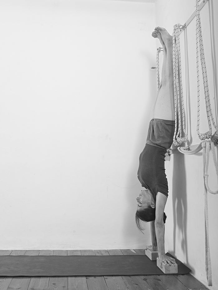 Yoga Props for Inverted Poses - Premium Yoga Blocks, Straps & Bolsters for Handstands, Headstands & Shoulder Stands | Perfect for Home Practice & Studio Yoga Classes