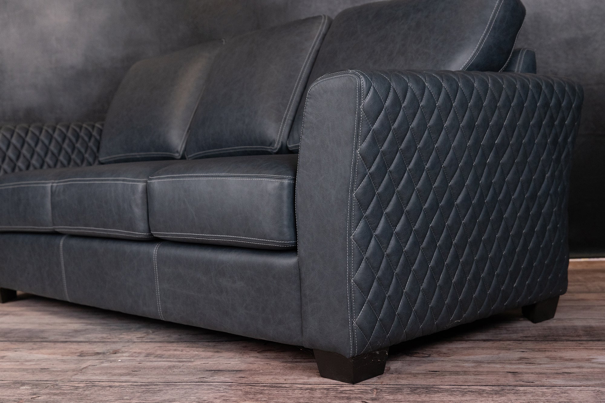 QUINTESSENCE Genuine Leather Sofa Bed - Convertible Sleeper for Small Spaces & Guest Rooms | Modern Living Room Furniture for Apartments & Studios