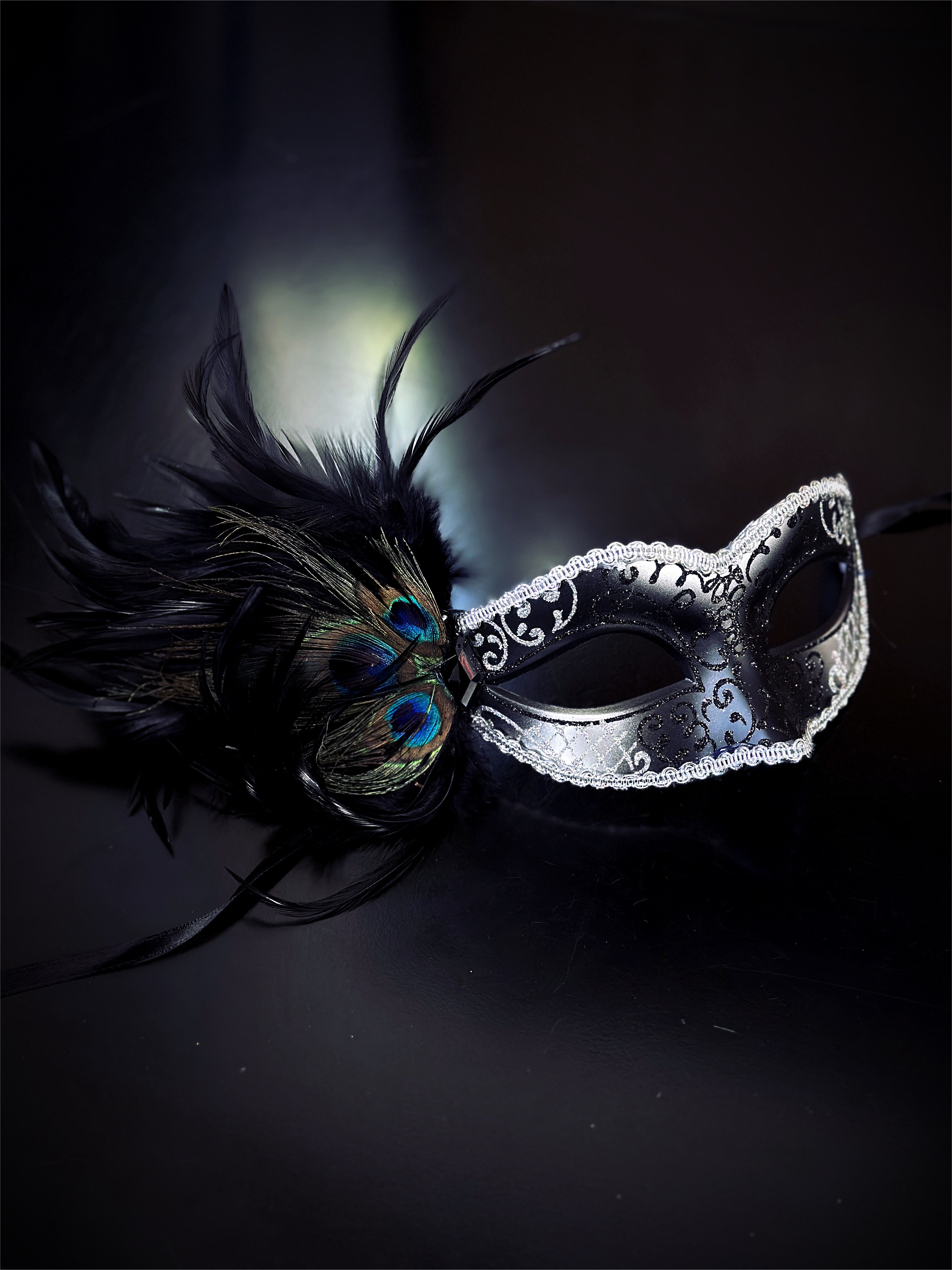 Elegant Peacock Mask in Silver & Black - Perfect for Masquerade Balls, Halloween Costumes, and Themed Parties