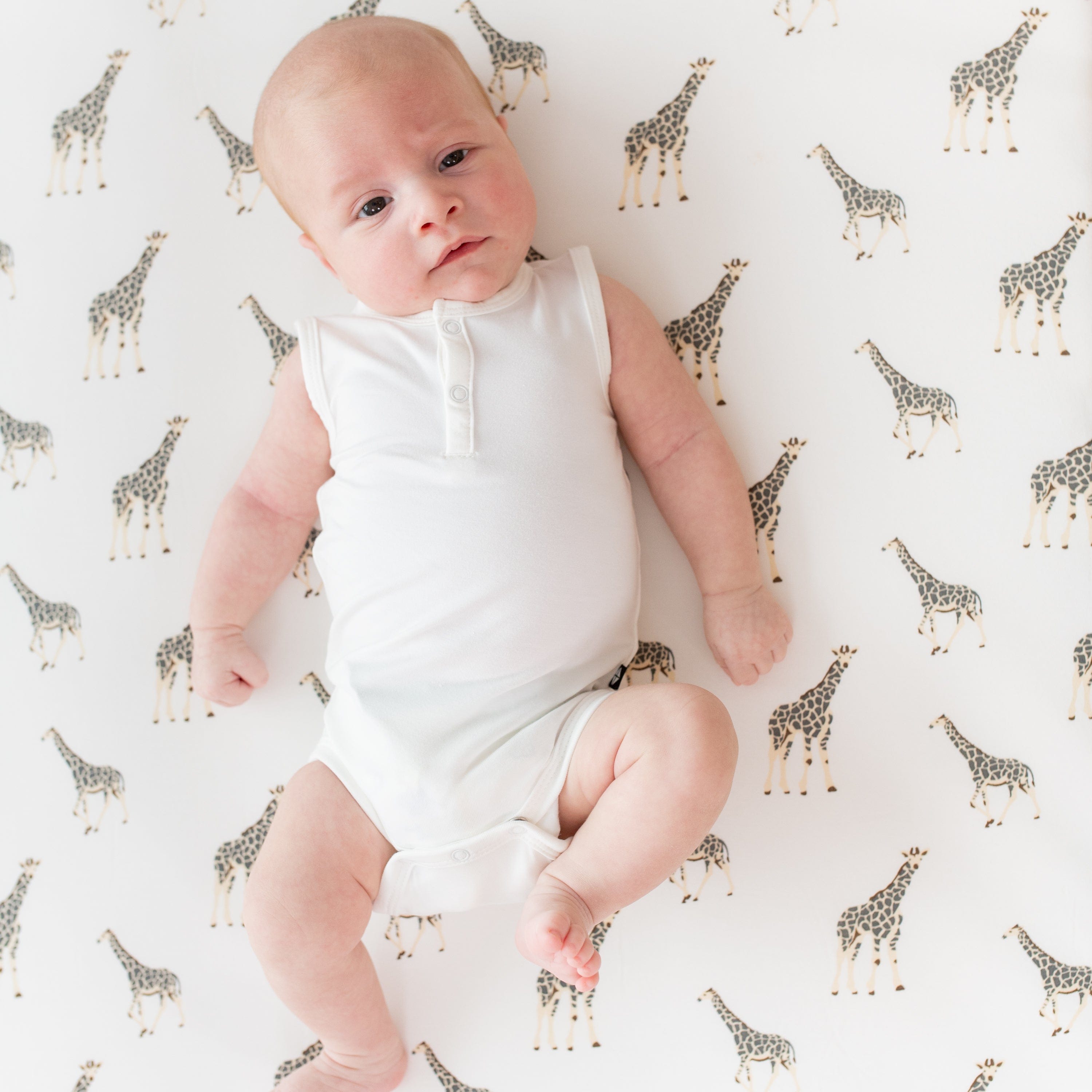 Soft and Breathable Giraffe Print Crib Sheet - 100% Cotton Fitted Crib Mattress Cover for Baby Nursery, Bedroom Decor, and Newborn Essentials
