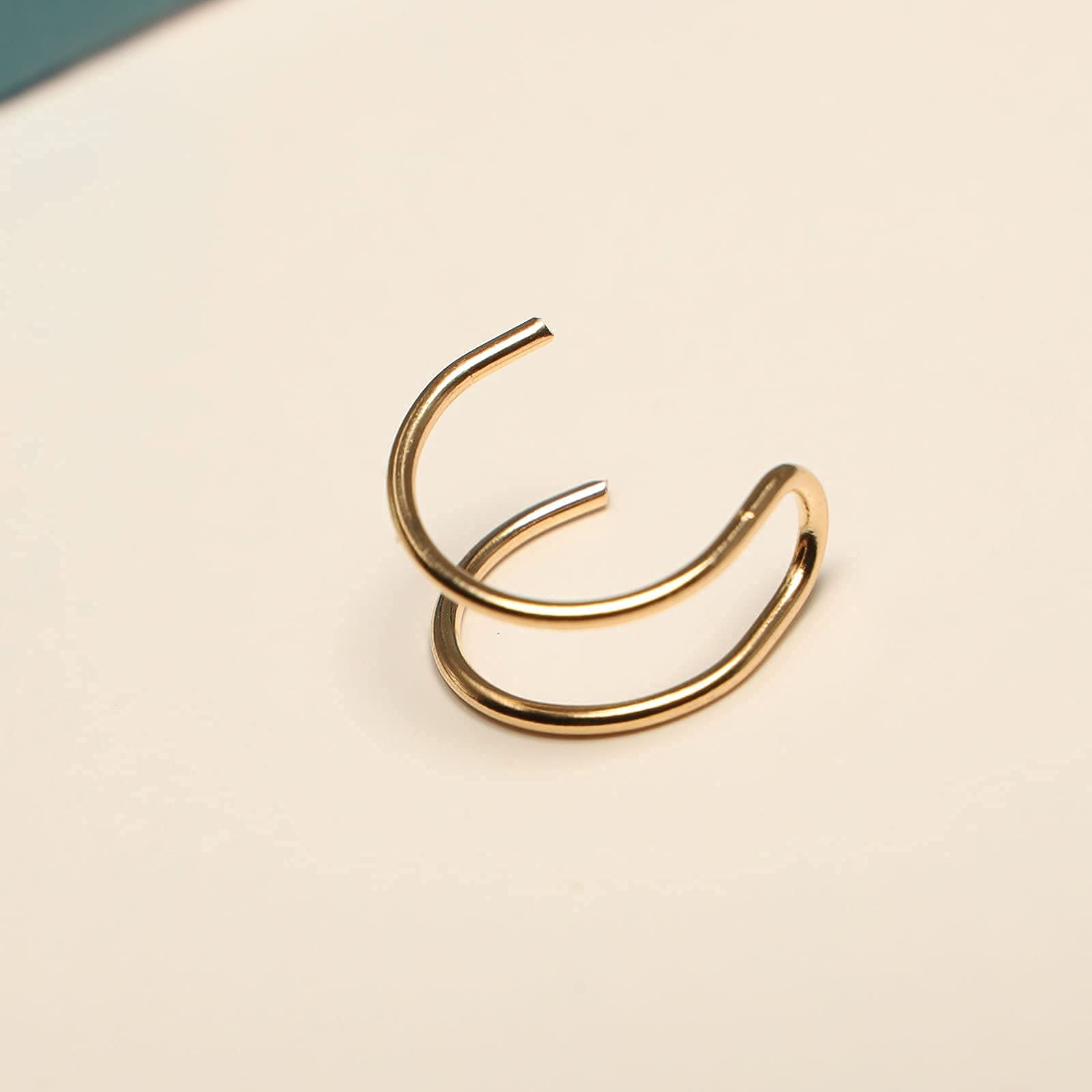 YienDoo Cute Non-Pierced Ear Cuff Clip - Minimalist Unilateral Cartilage Earrings, Unique Ear Crawler Climber Fashion Jewelry for Women | Perfect for Parties, Weddings & Everyday Wear