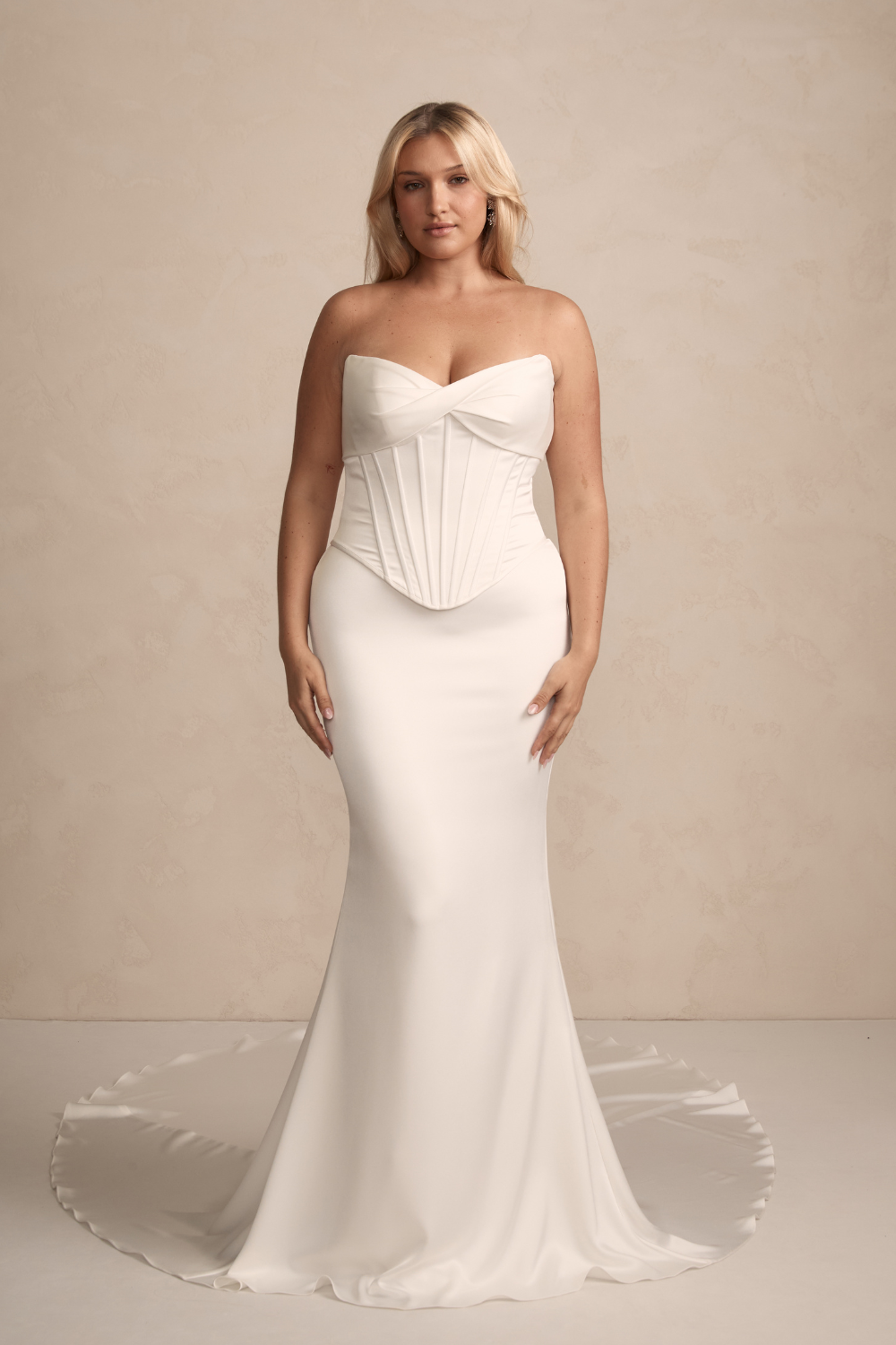 SOL Ready-to-Wear Women's Fashion Clothing - Stylish Outfits for Casual, Work & Special Occasions