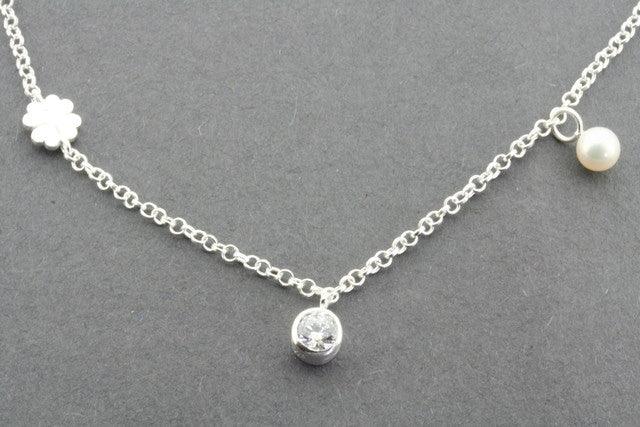 Elegant Clover Pearl Zirconia Necklace for Women - Perfect for Weddings, Parties & Special Occasions