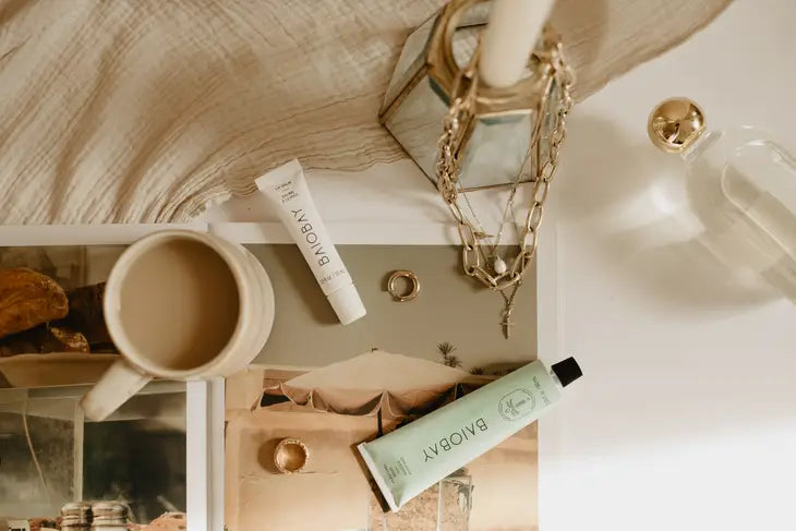 Organic Vegan Lip Balm for Dry Lips - Hydrating & Nourishing with Shea Butter & Coconut Oil - Perfect for Winter Care, Daily Moisturizing & On-the-Go Lip Protection