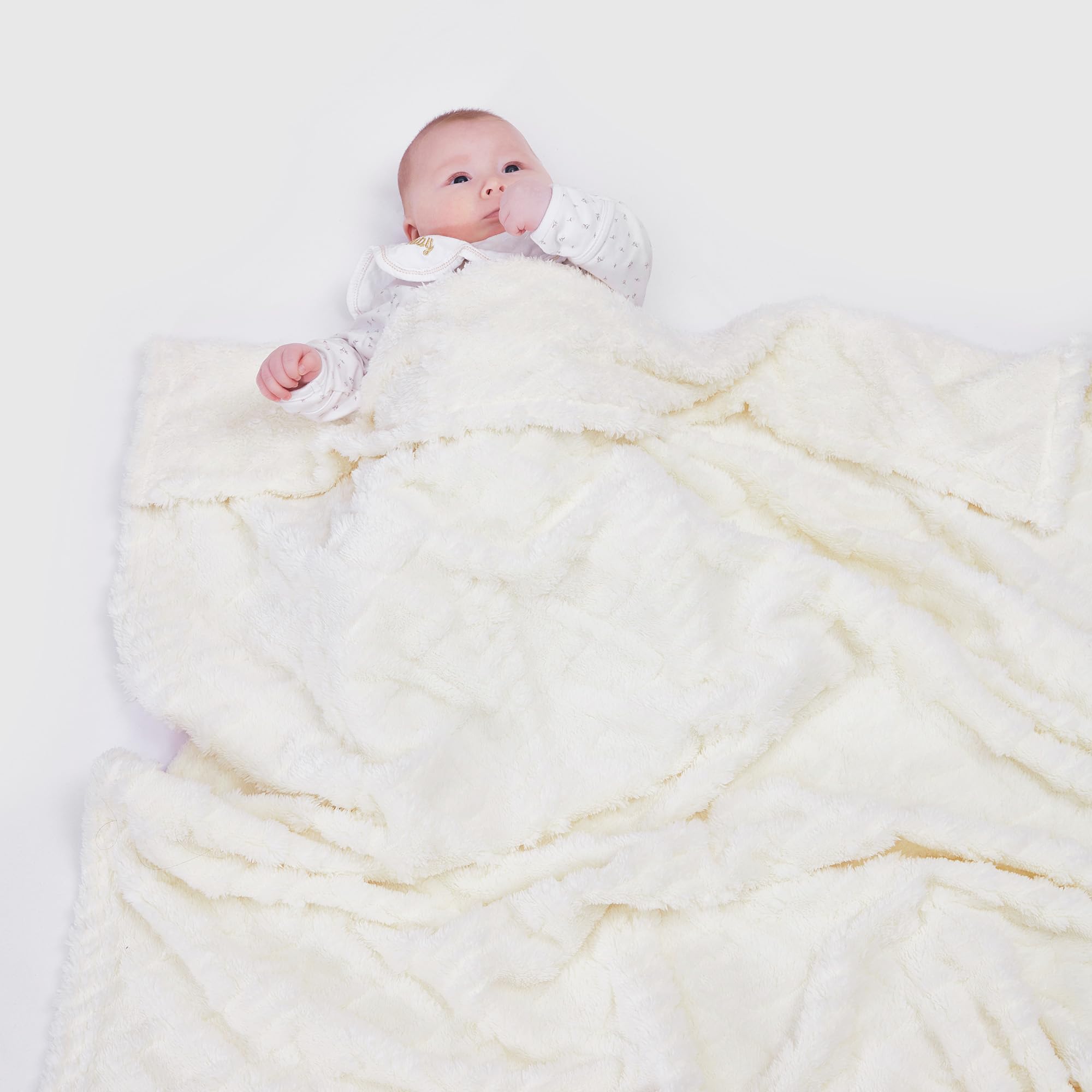 QSTEHEML Super Soft Fleece Throw Blanket - Cozy Warm Flannel Blanket for Kids & Toddlers, Thick Lightweight Decorative Travel Blanket for Couch, Sofa, Bed - Perfect for Home, Office & Travel - White, 30