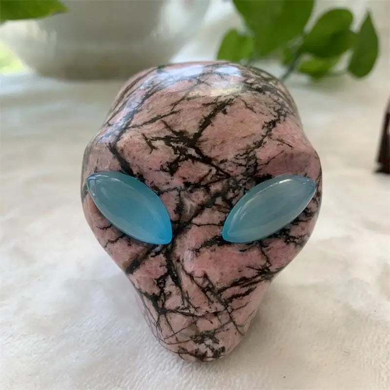 8cm Natural Rose Quartz Crystal Carved Alien Skull - Chakra Healing Stone, Reiki Energy, Unique Spiritual Gift & Home Decoration for Meditation, Yoga & Feng Shui