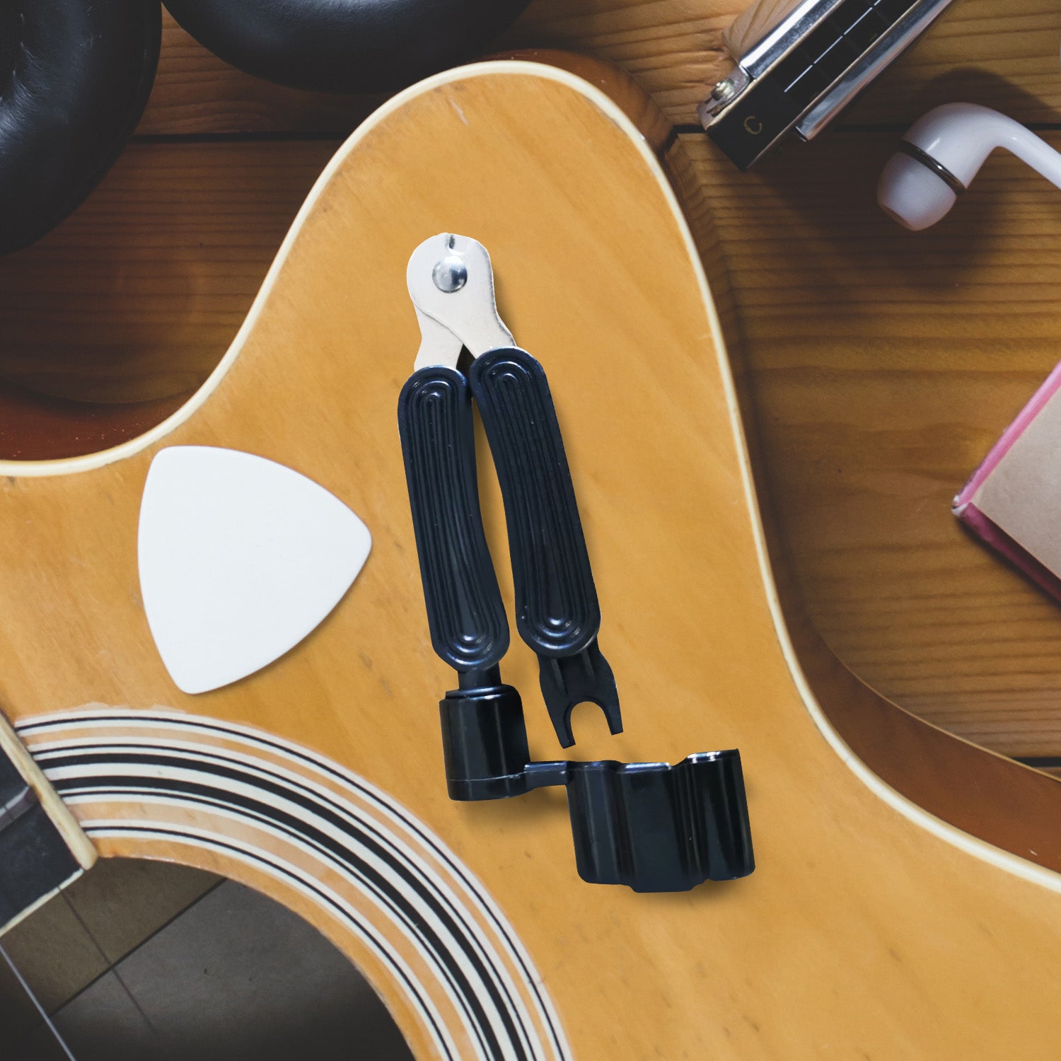 3 in 1 Guitar String Winder - String Cutter & Bridge Pin Puller - Essential Guitar Maintenance Tool for Restringing & Repair (Perfect for Acoustic & Electric Guitars)