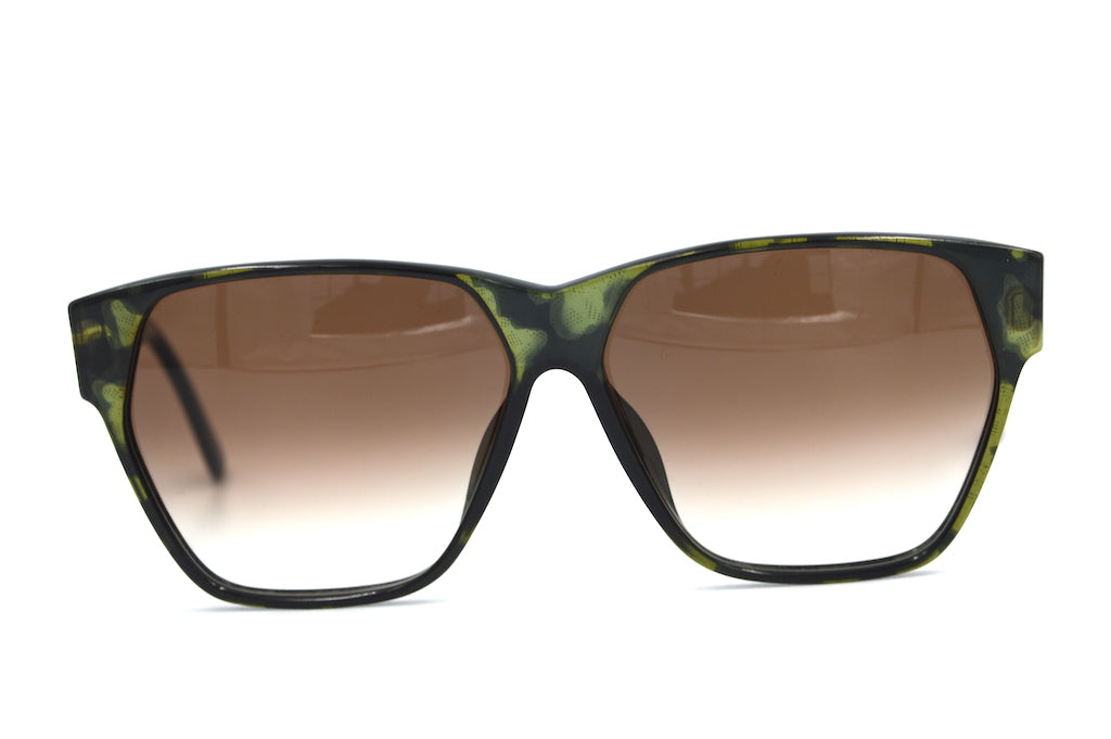 Christian Dior 2565 60 Sunglasses - Luxury Designer Shades for Women & Men | UV Protection, Fashionable & Elegant | Perfect for Beach, Driving & Outdoor Activities