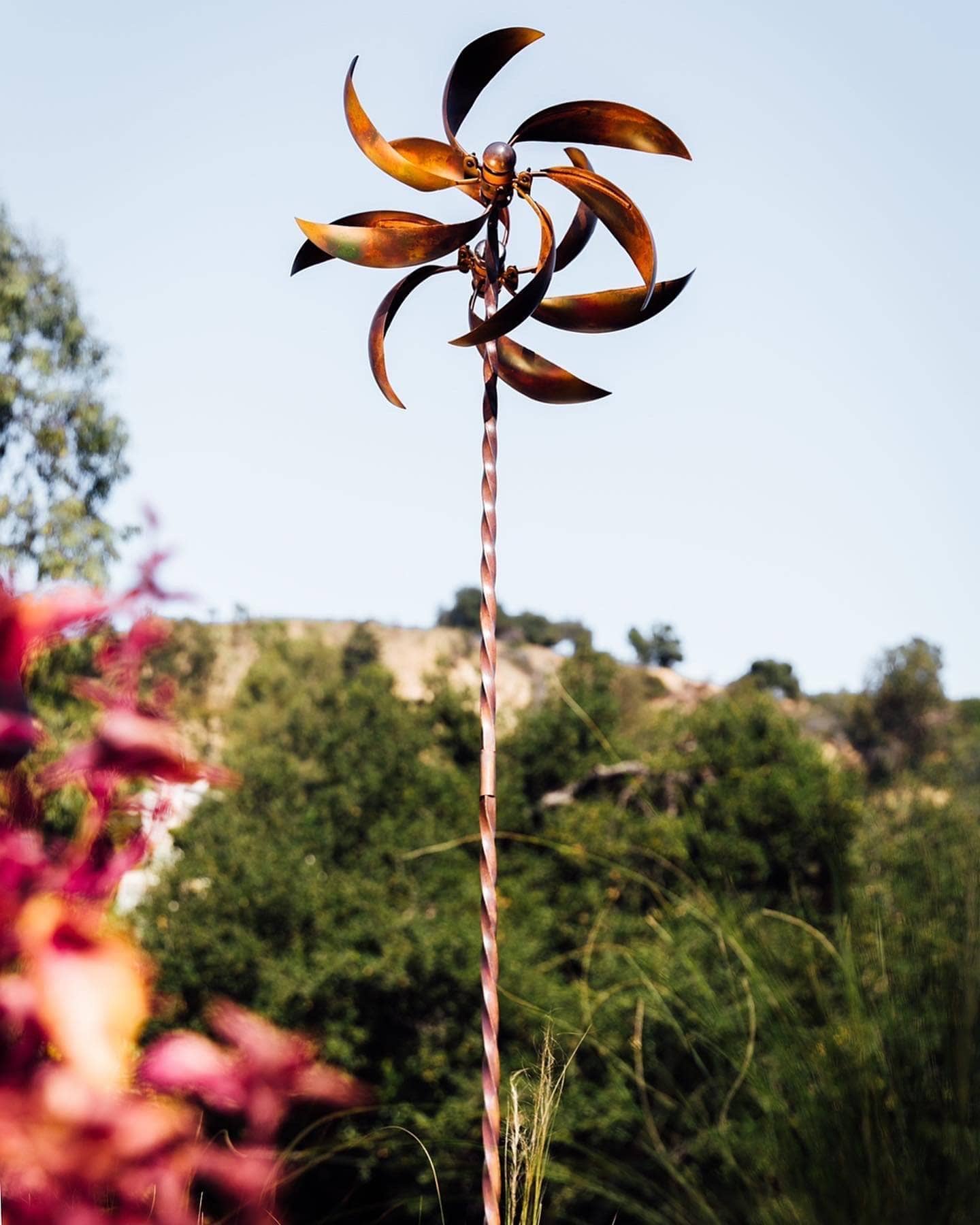 22 Inch Feather Wind Spinner - Decorative Garden Spinner for Outdoor Patio, Yard & Lawn Decor - Beautiful Wind Catcher for Relaxing Backyard Atmosphere