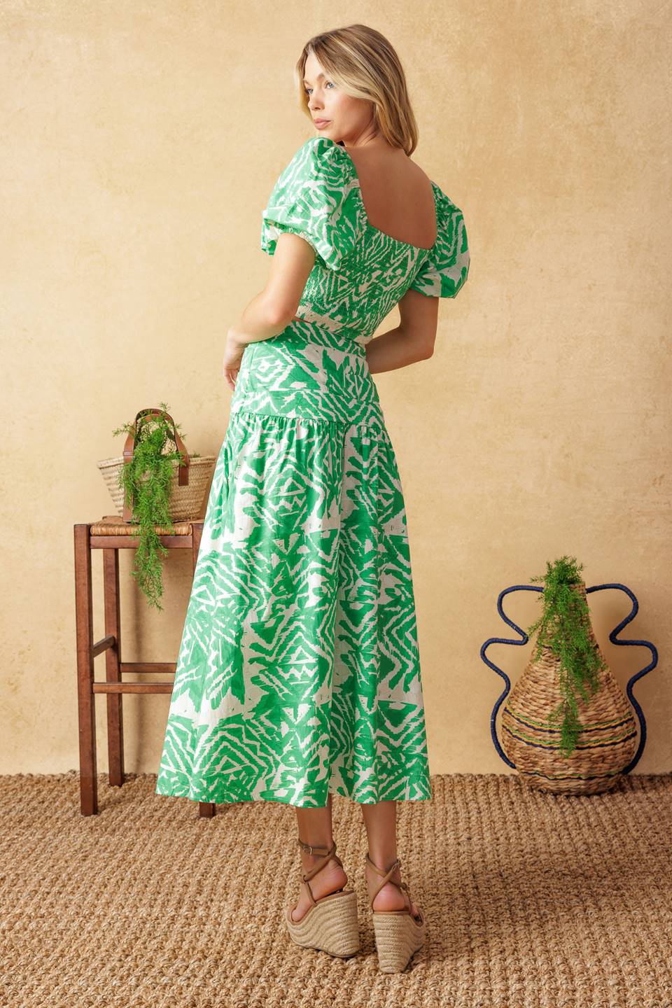 Stylish Crop Top & Skirt Set for Women - Trendy Summer Outfit for Casual Wear, Beach Vacation & Party