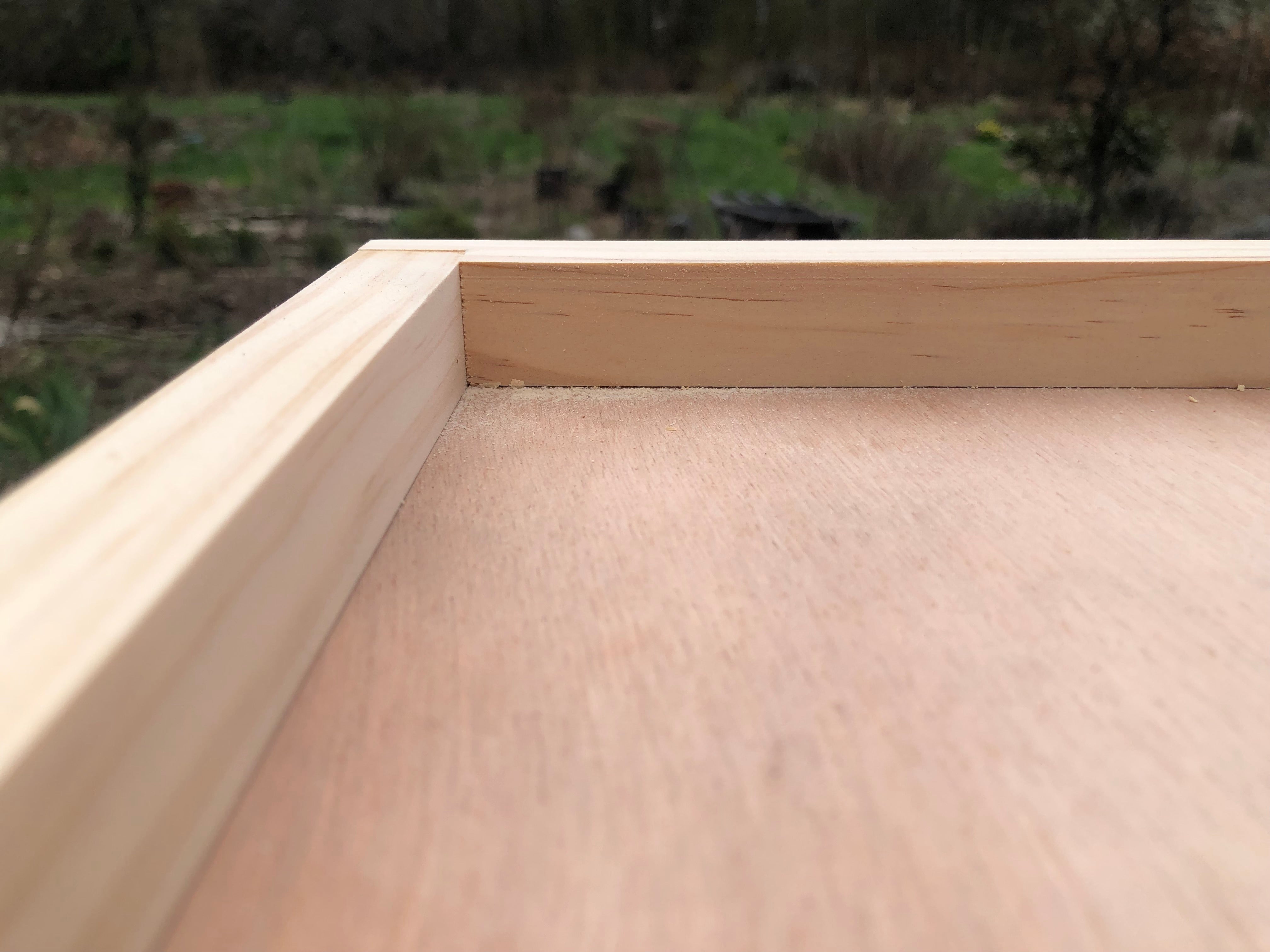 Double Screen for Beehive Colony Splits - Essential Beekeeping Equipment for Honey Production & Hive Management
