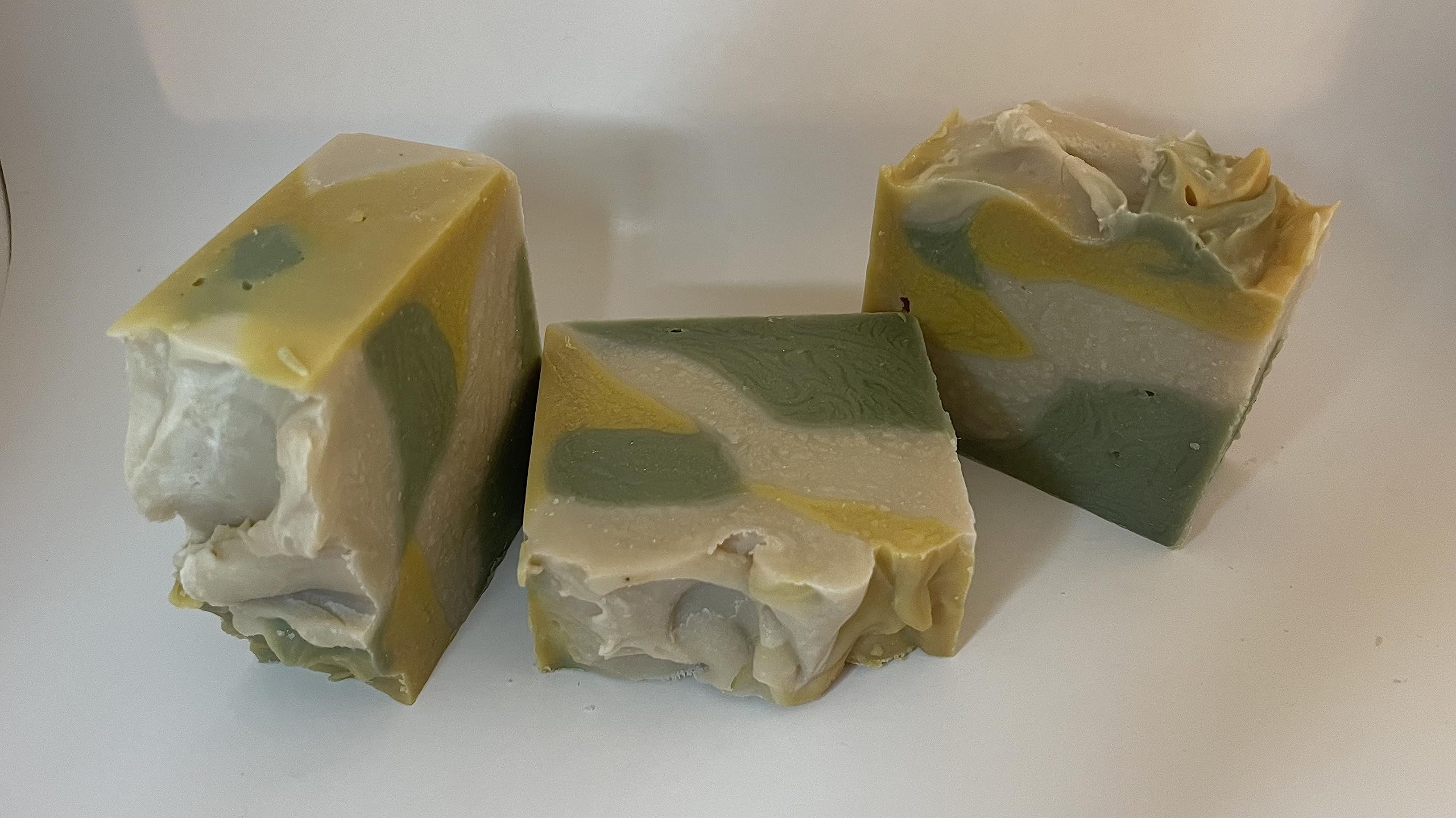 Handmade Banana Kiwi Soap Bar - 5 to 6 oz Natural Skincare for Face & Body - Perfect for Daily Use, Gifts & Eco-Friendly Bath Routine