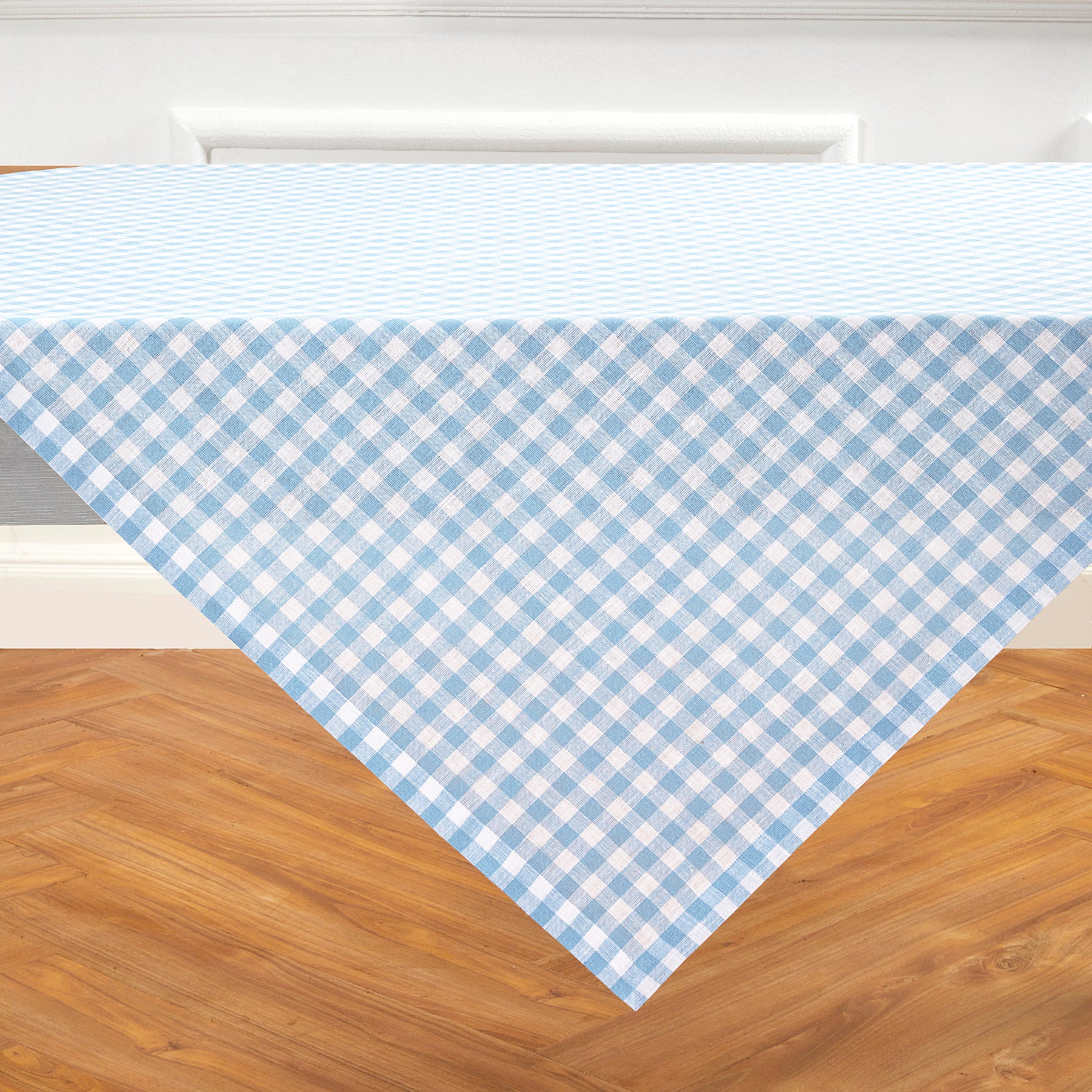 Classic Gingham Table Throw - Stylish Cotton Tablecloth for Dining, Picnics & Outdoor Events - Perfect for Kitchen, Party & Home Decor