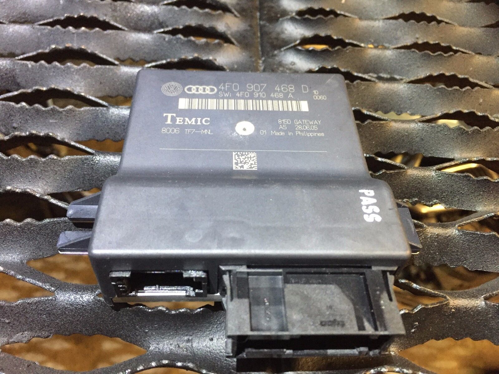 05-08 Audi A6 C6 ECM Gateway Control Module Computer 4F0907468 OEM - Engine Control Unit for Improved Performance & Fuel Efficiency | Perfect for Audi A6 C6 Chassis Repair & ECU Replacement