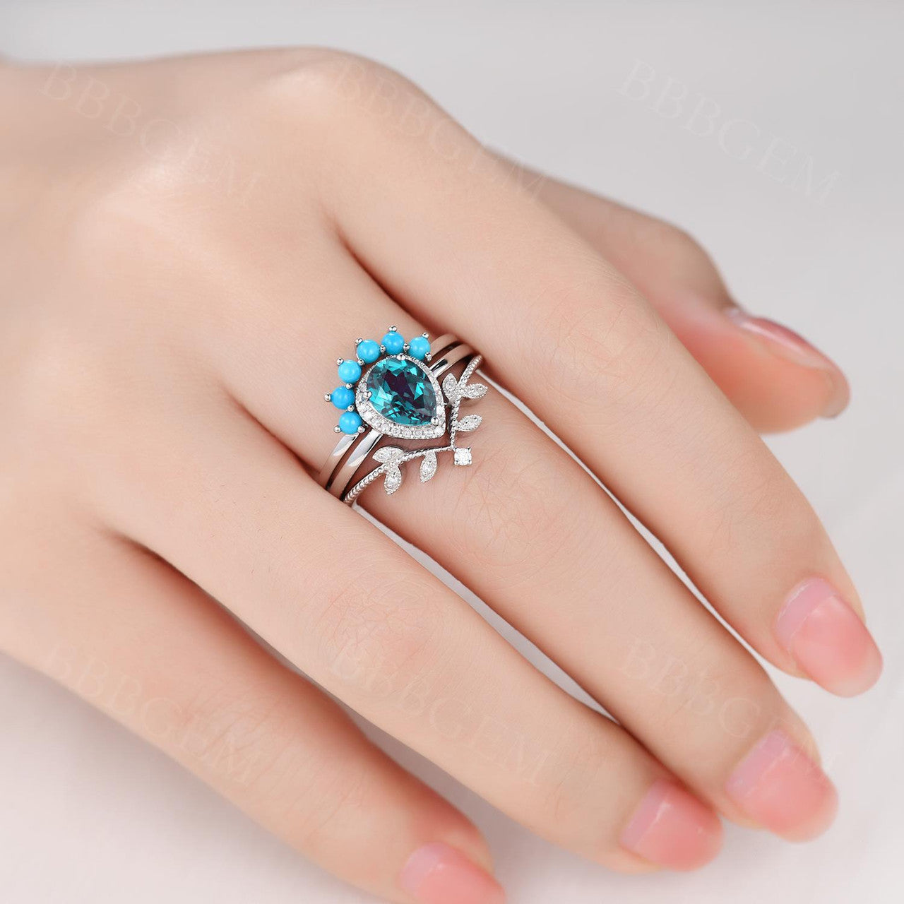 Vintage Pear Shaped Alexandrite Engagement Ring Set with Leaf Diamond & Turquoise Accents - Perfect for Weddings, Anniversaries & Romantic Proposals