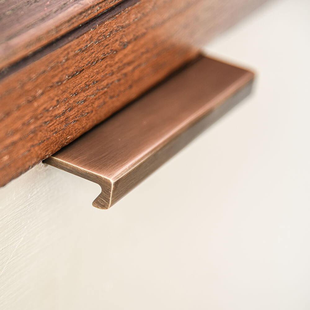 Antique Brass Flat Edge Pull Handle - Vintage Cabinet Drawer Hardware for Kitchen, Bathroom & Furniture - Perfect for Home Renovation & DIY Projects