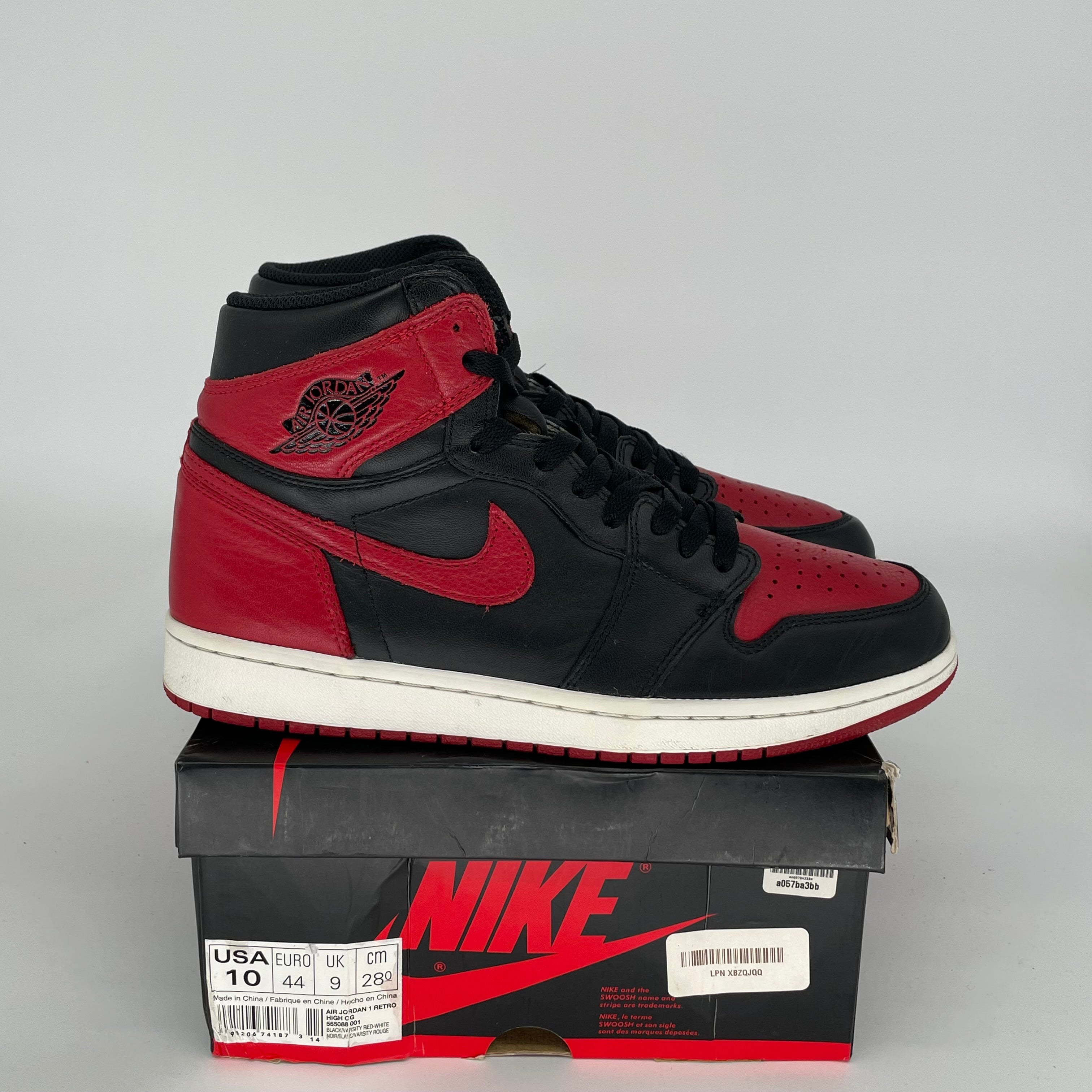 Original Air Jordan 1 Retro High OG 'Bred' Size 10 Men's Basketball Shoes 555088-001 - Perfect for Sneaker Collectors & Streetwear Fashion