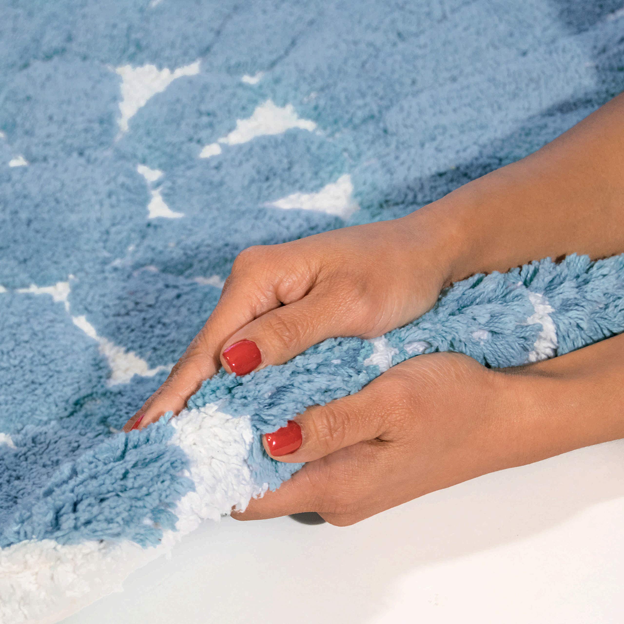 Premium 2-Piece Chesapeake Bursting Flower Bath Rug Set - Soft Non-Slip Round Bathroom Mats (24