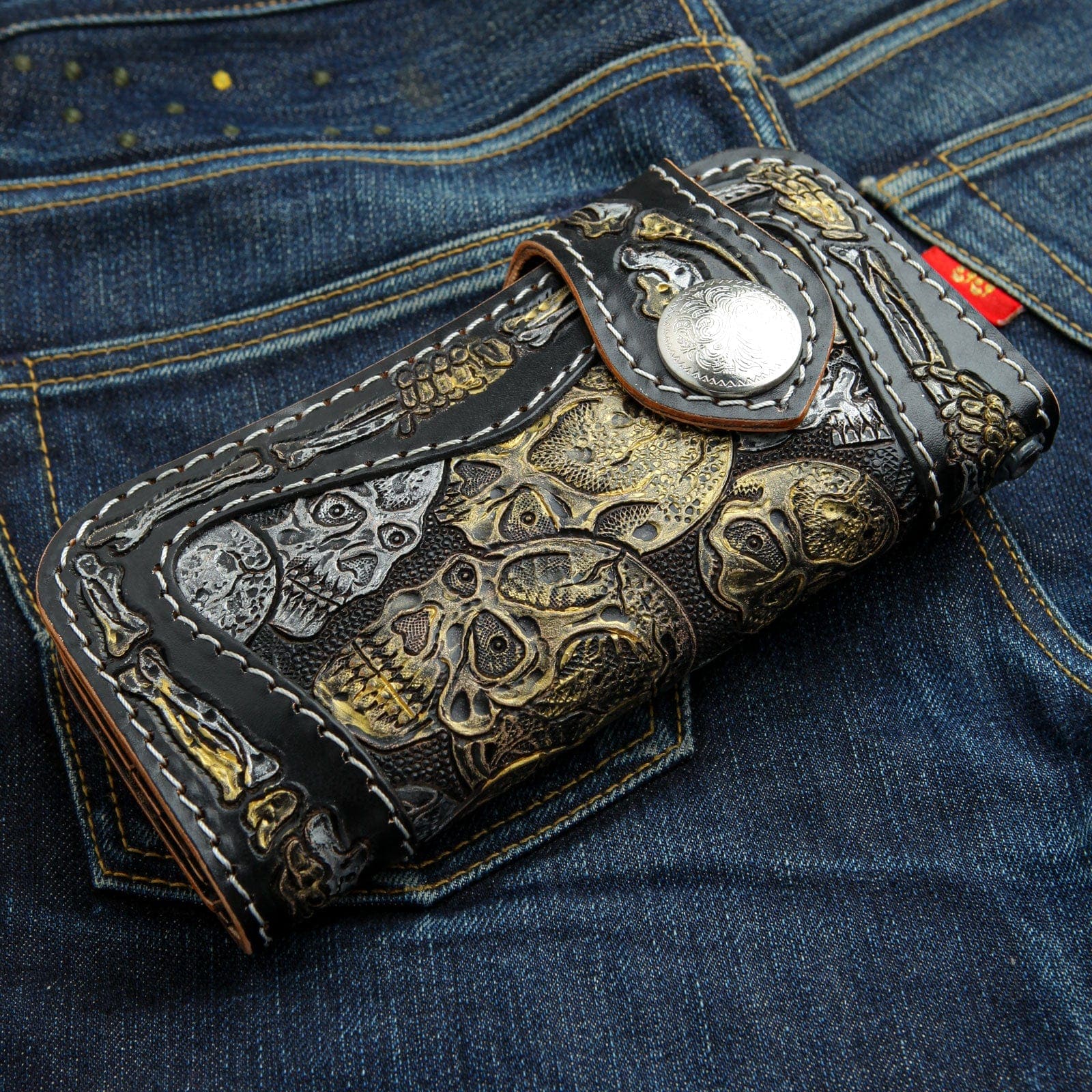 Genuine Leather Biker Wallet with Skull Design - Stylish & Durable Men's Wallet for Motorcycle Riders - Perfect for Everyday Use, Travel & Gift Giving