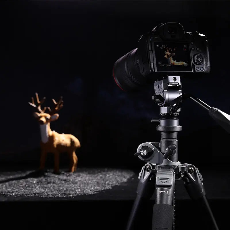Ulanzi F38 Quick Release Fluid Video Head Tripod Mount for DSLR Cameras - Perfect for Vlogging, Photography, and Smooth Panning Shots