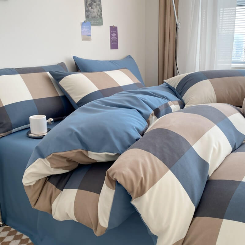 Large Plaid Print Bedding Set - King Size Flannel Bed Sheets with Pillowcases - Cozy Winter Bedroom Decor for Home & Guest Room
