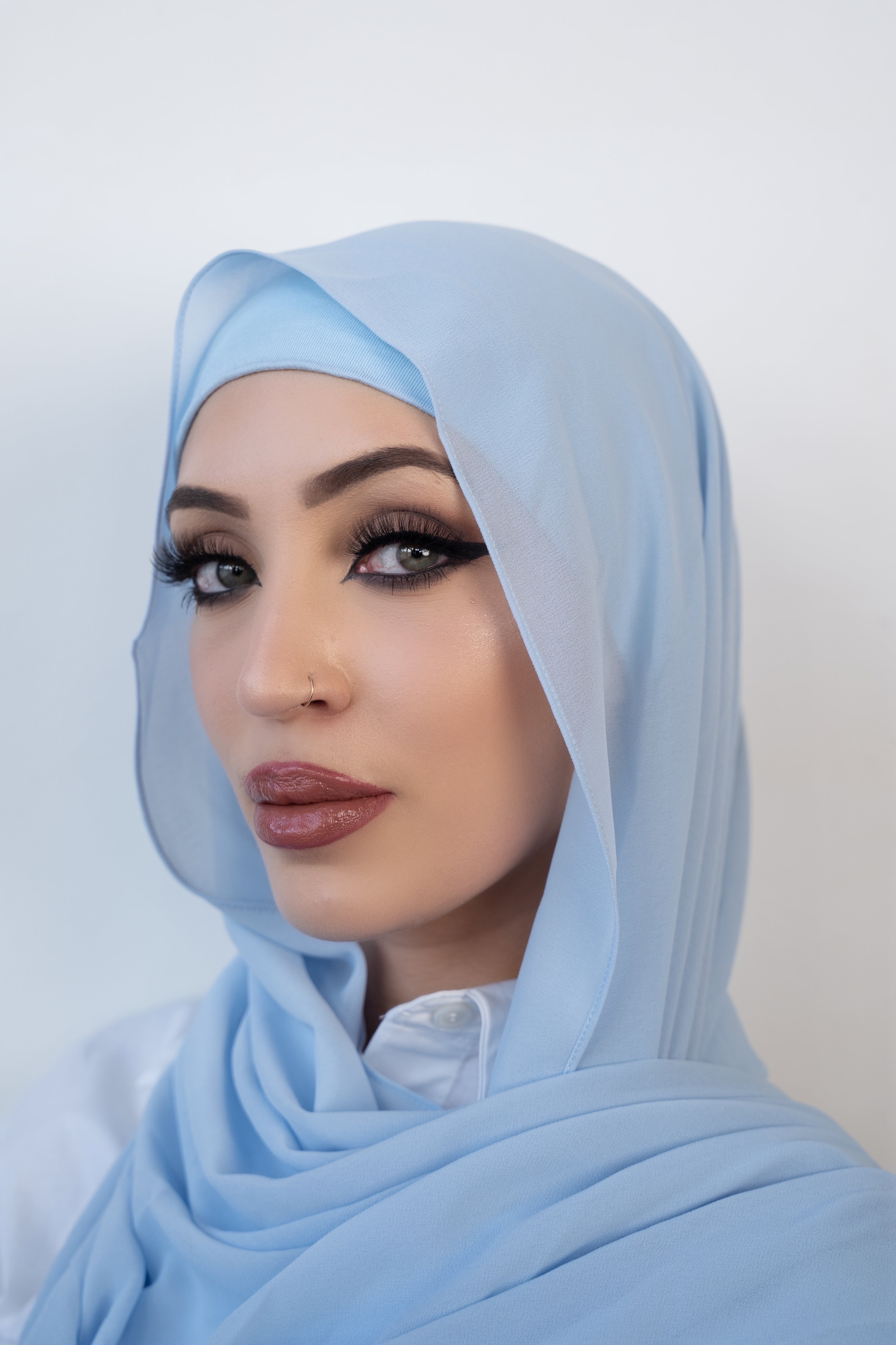 Elegant Chiffon Hijab Set Hanna - Soft & Lightweight Muslim Scarf for Women - Perfect for Daily Wear, Prayer, and Special Occasions
