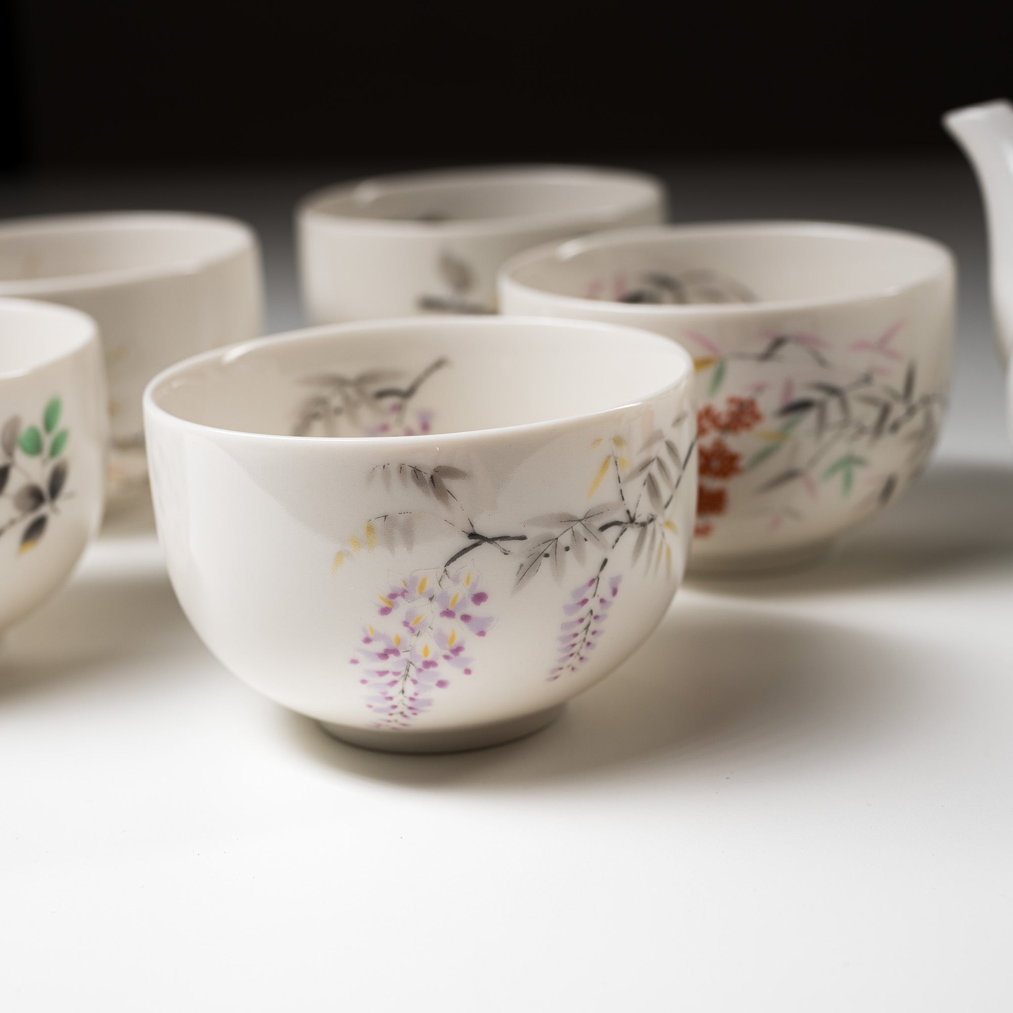 Premium Seasonal Floral Tea Set - 550ml Ceramic Teapot with Infuser, Perfect for Blooming Tea & Herbal Infusions | Ideal for Home, Office & Gifting