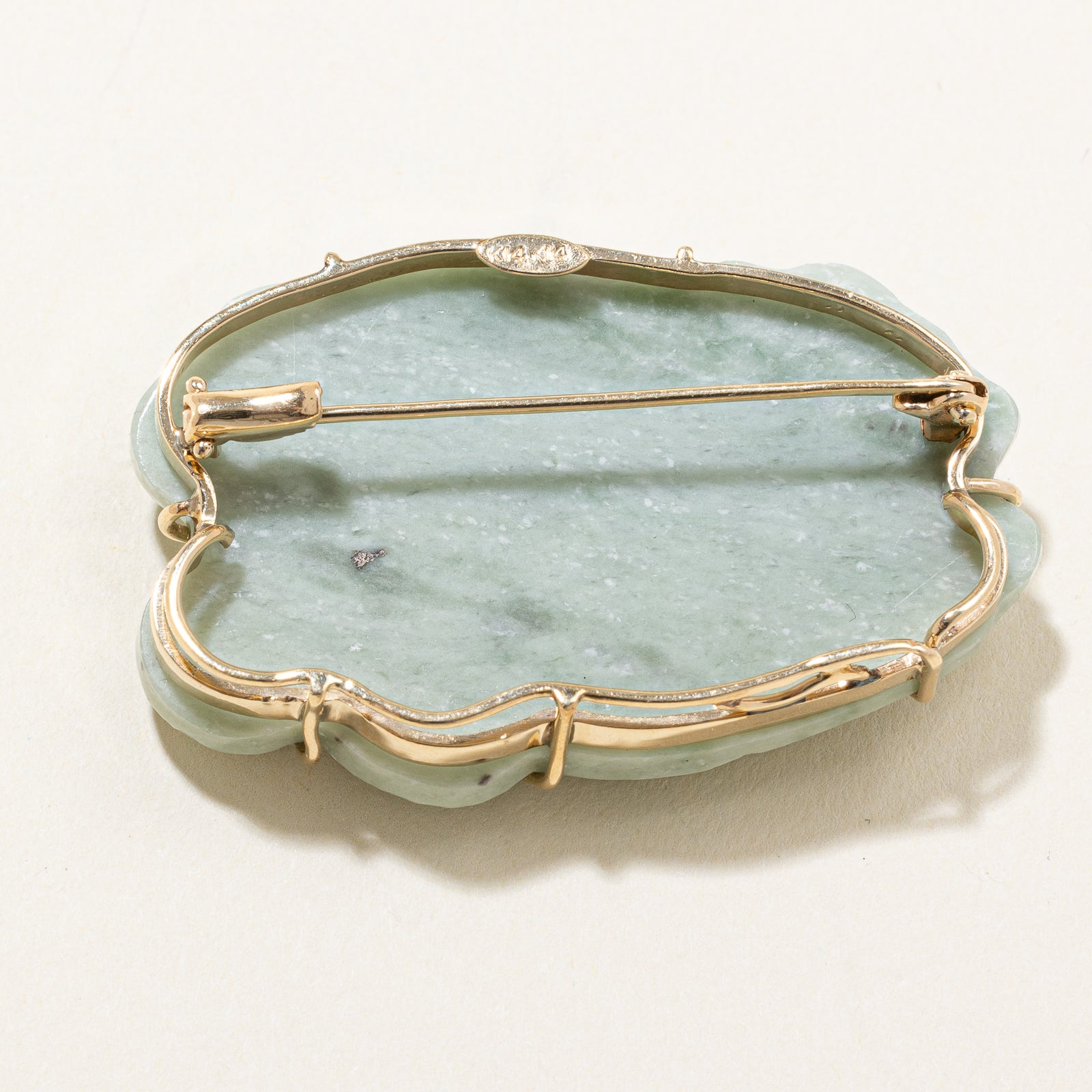 Exquisite 100.00ct Carved Serpentine Brooch - Handcrafted Vintage Jewelry for Women | Perfect for Weddings, Parties & Special Occasions