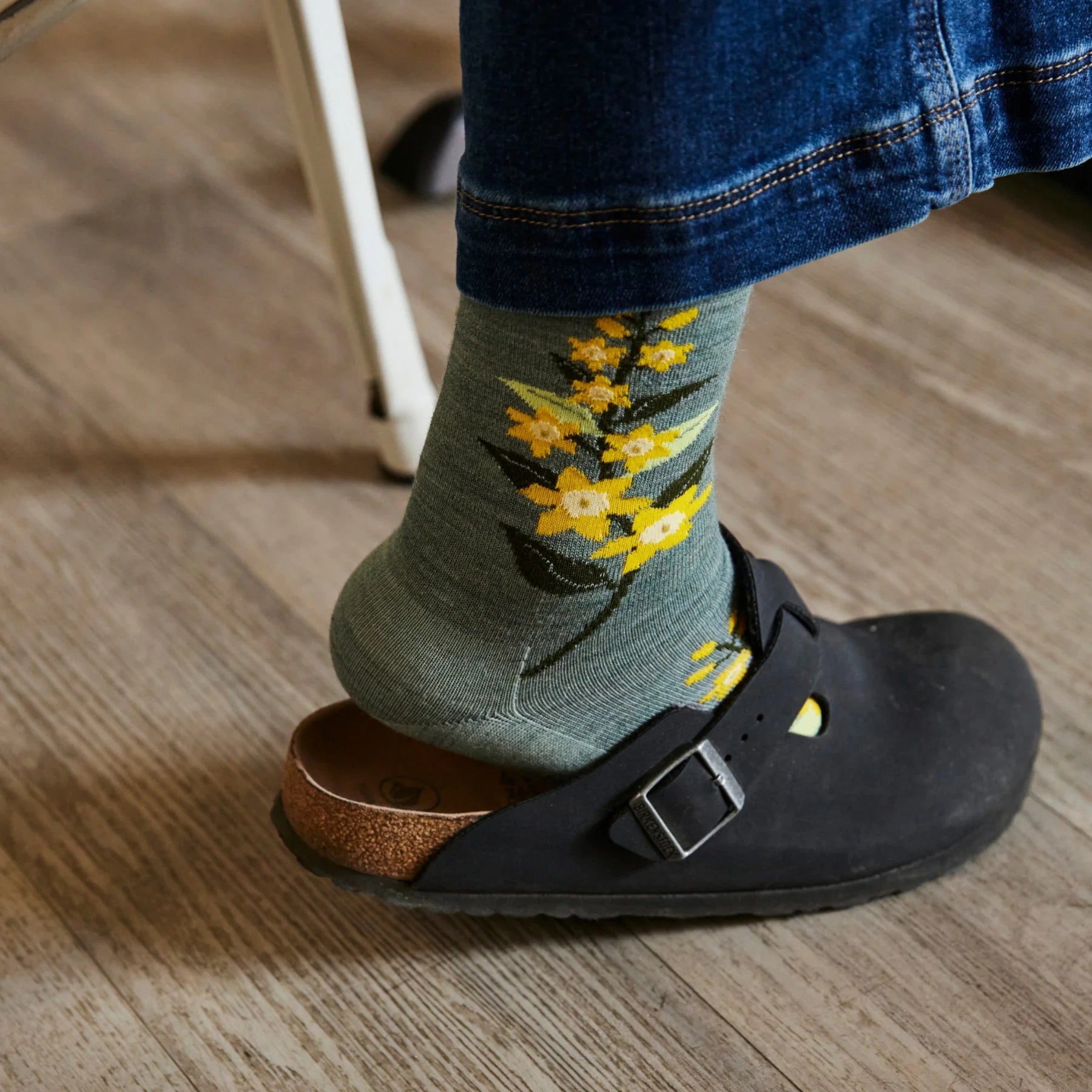 Darn Tough Blossom Crew Lightweight Lifestyle Socks for Women - Comfortable Hiking, Running & Everyday Wear