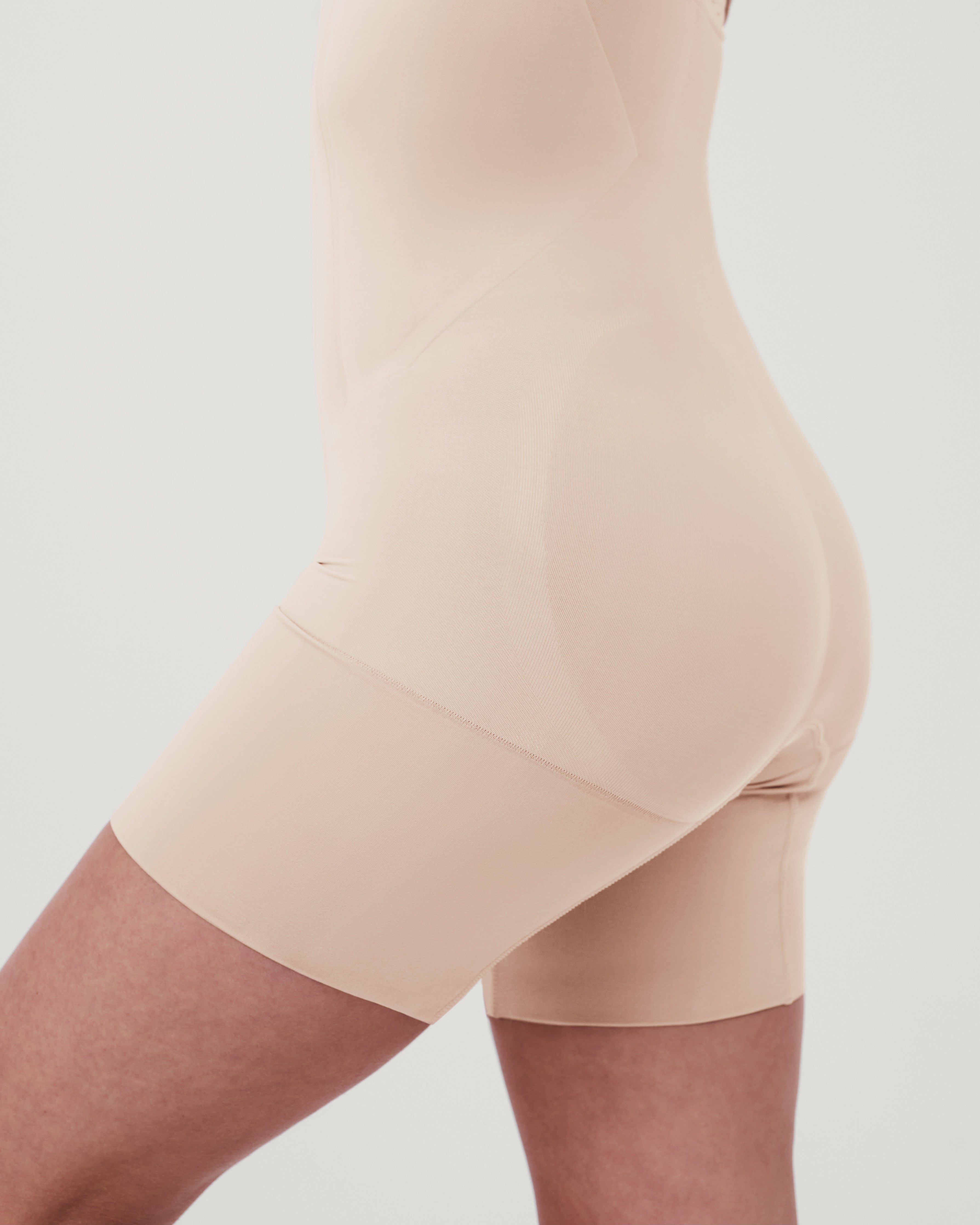 SPANX Sculpt™ OnCore High Waisted Mid Thigh Shorts - Shapewear for Women, Tummy Control & Thigh Slimming - Perfect for Dresses, Skirts & Everyday Wear