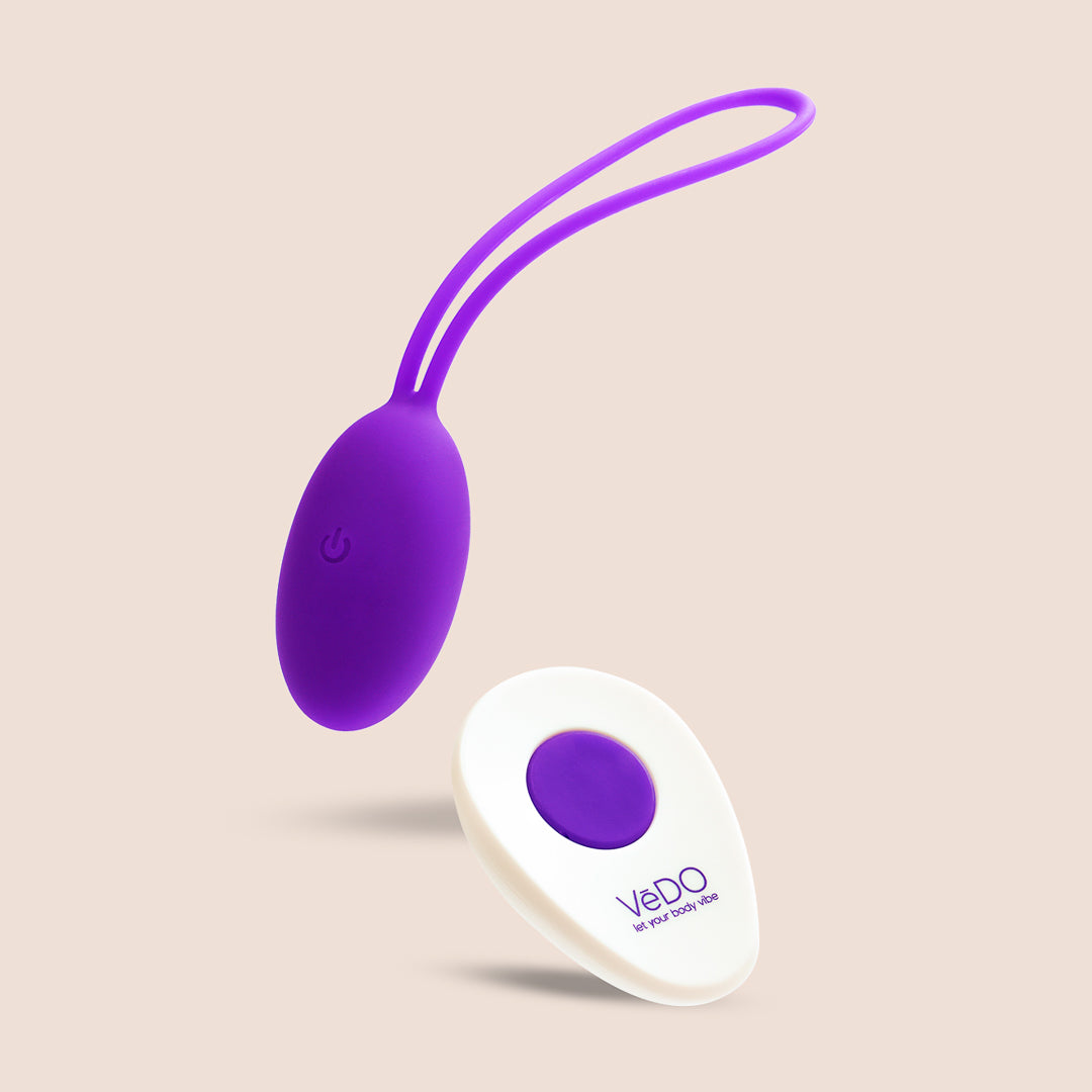 VeDO Peach Egg Vibe - Rechargeable Mini Vibrator for Women, Ultra Quiet Personal Massager - Perfect for Travel, Discreet Use & Couples Play