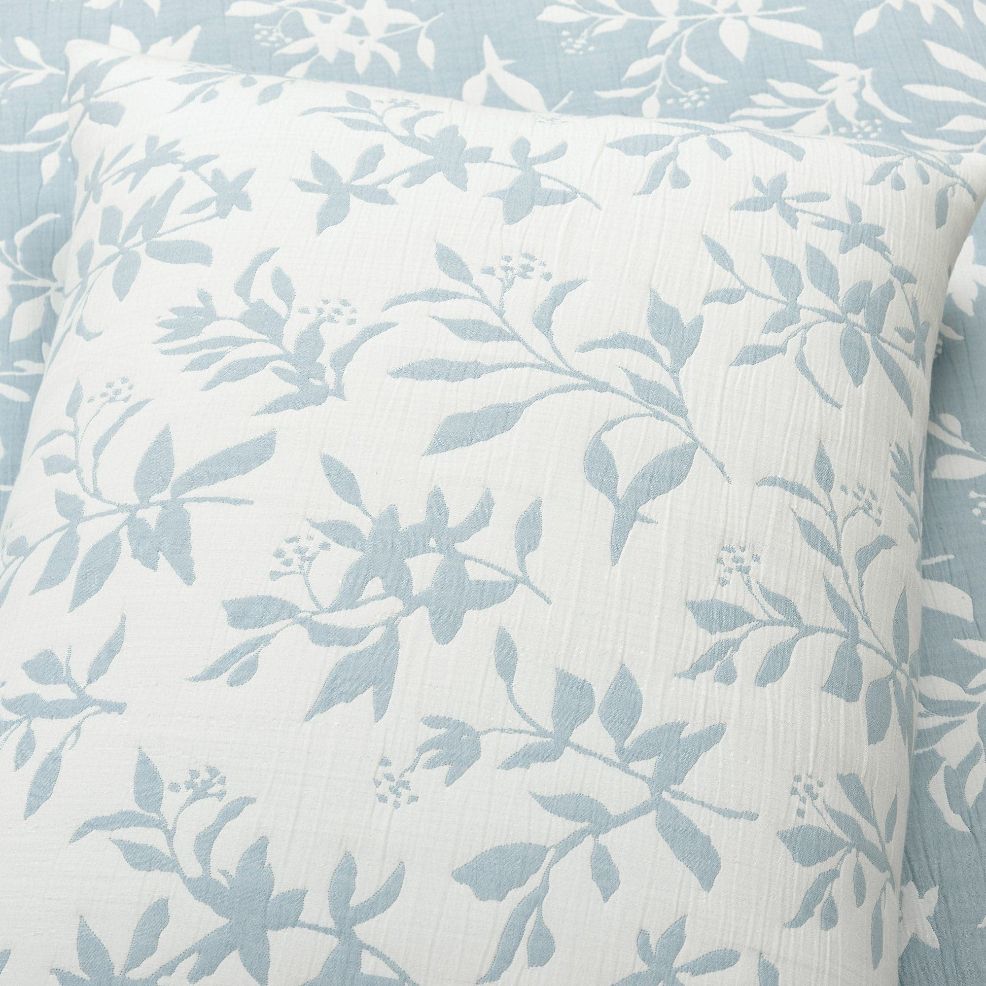 Floral Jacquard Reversible Soft Matelassé 3-Piece Quilt Set - Queen Size Bedding for Cozy Bedroom Decor