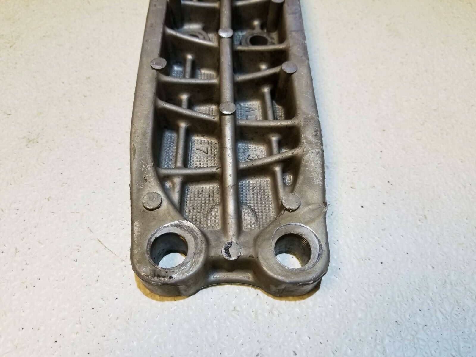 Lexus GS300 Automatic Transmission Mount Bracket OEM 00 01 02 03 04 05 - Durable Replacement Part for Smooth Gear Shifting | Perfect for Transmission Repair & Maintenance