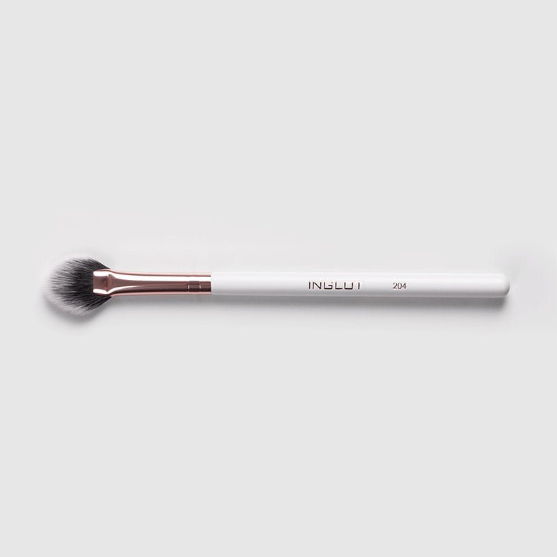 INGLOT Playinn Define & Glow Fan Makeup Brush 204 - Professional Highlighter & Contour Brush for Flawless Makeup Application | Perfect for Daily Use & Special Occasions