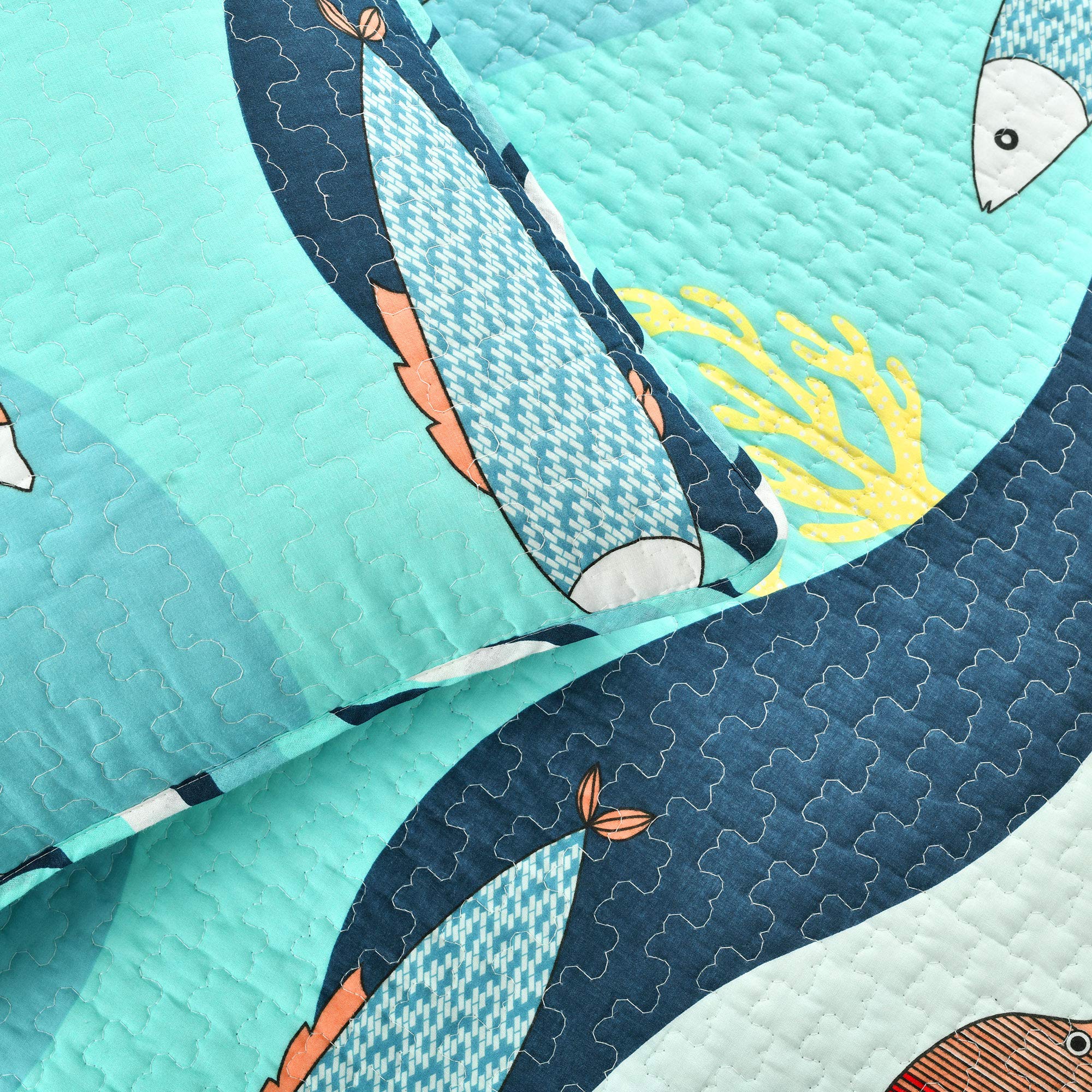 Lush Decor Sea Life Stripe 3-Piece Quilt Set - Ocean Themed Bedding with Quilt & Shams, Full/Queen Size, Blue | Perfect for Beach House Decor, Kids' Room & Coastal Style Bedrooms