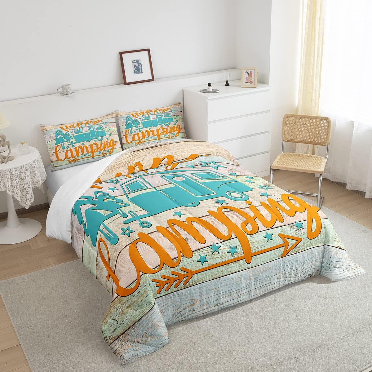 Happy Camping Down Comforter Set for Boys & Teens - Rustic Farmhouse Queen Size Quilted Bedding with 2 Pillowcases | Cozy Camper & Old Barn Door Design for Kids, Teens & Adults | Perfect for Bedrooms, Cabins & Outdoor Adventures