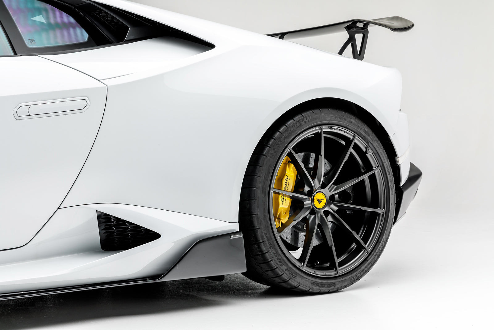 Lamborghini Huracan 610-4 LP Mondiale Edizione Aero Program - High Performance Sports Car for Racing & Luxury Driving