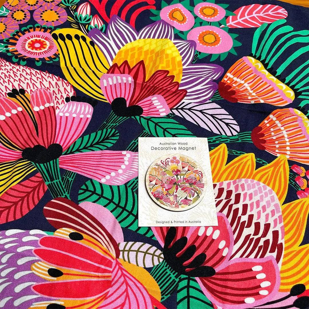 Premium Wild Proteas Gift Set - Floral Tea Towel & Wooden Magnet for Kitchen Decor, Housewarming Gift, or South African Themed Party
