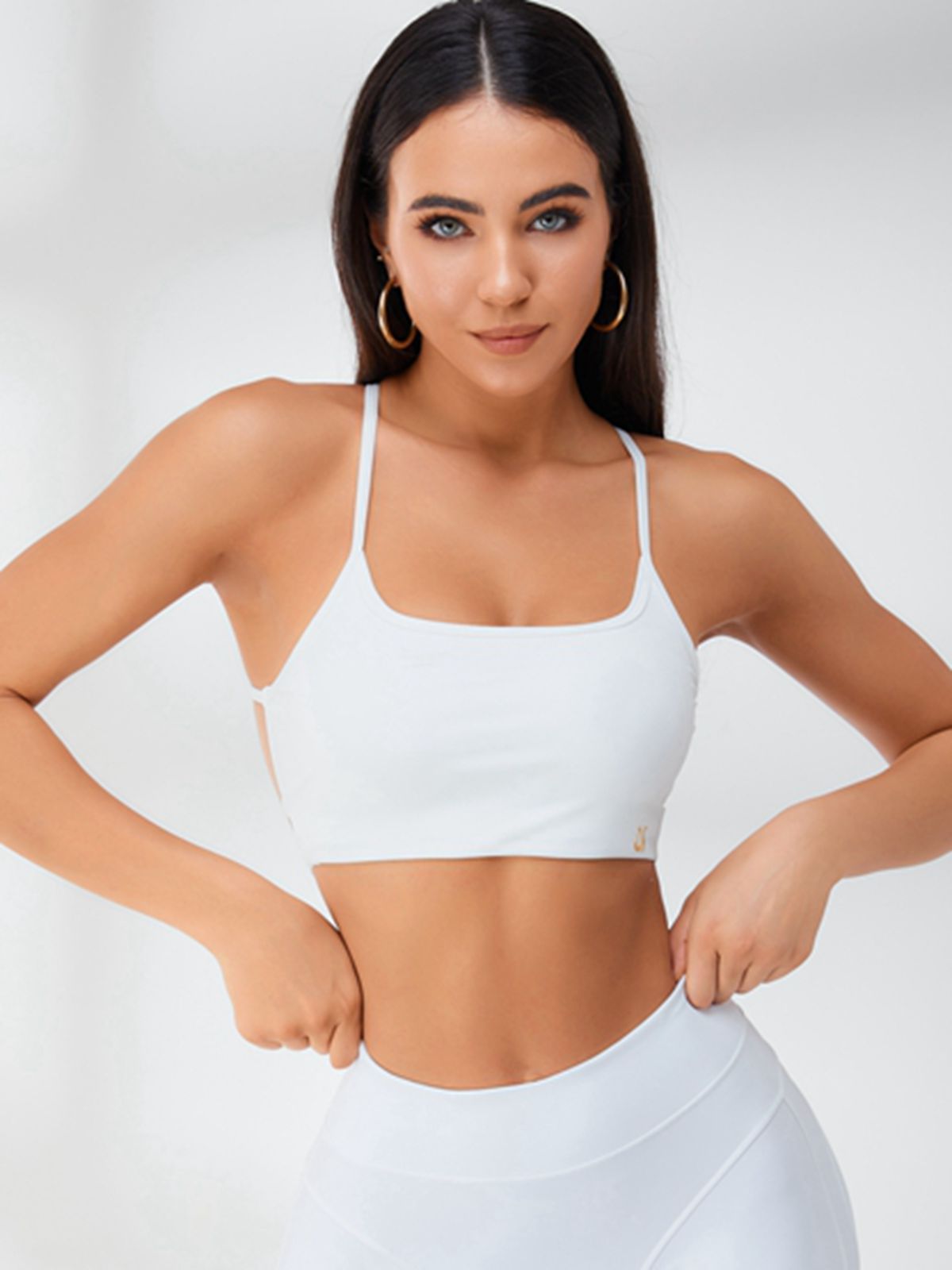 ZASUWA Women's Halter Neck Sports Bra - Comfortable & Supportive Workout Top for Yoga, Running & Gym