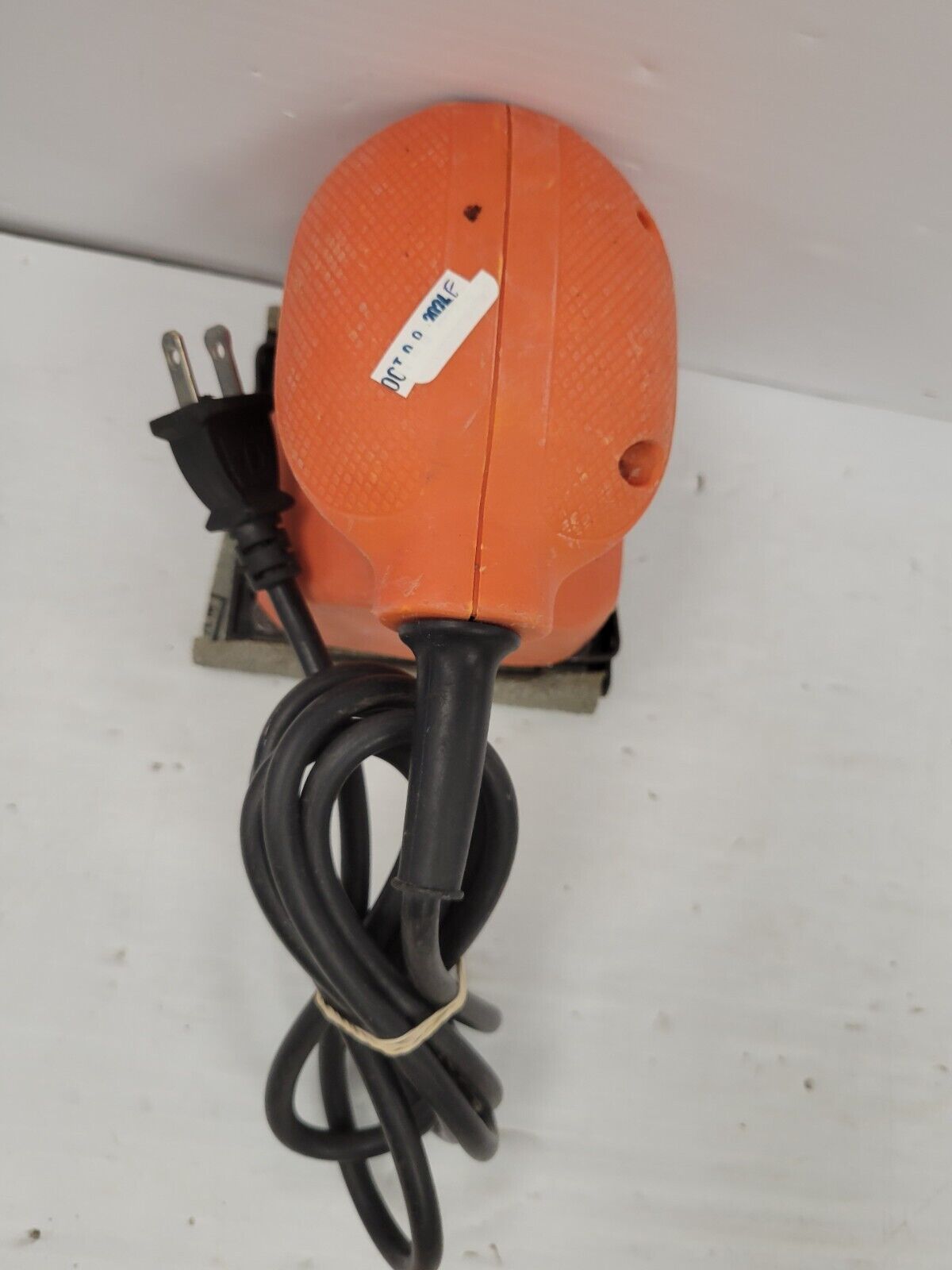 Black & Decker 70410 CA 5-Inch Random Orbit Sander - Powerful Electric Sander for Woodworking, Sanding & Finishing - Perfect for DIY Projects & Professional Use