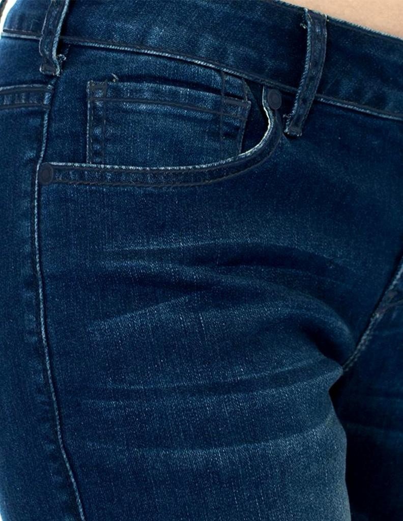 Cowgirl Tuff Women's Dark Wash Denim Jeans - Indigo Size 31L - Perfect for Western Rides, Ranch Work & Casual Outfits