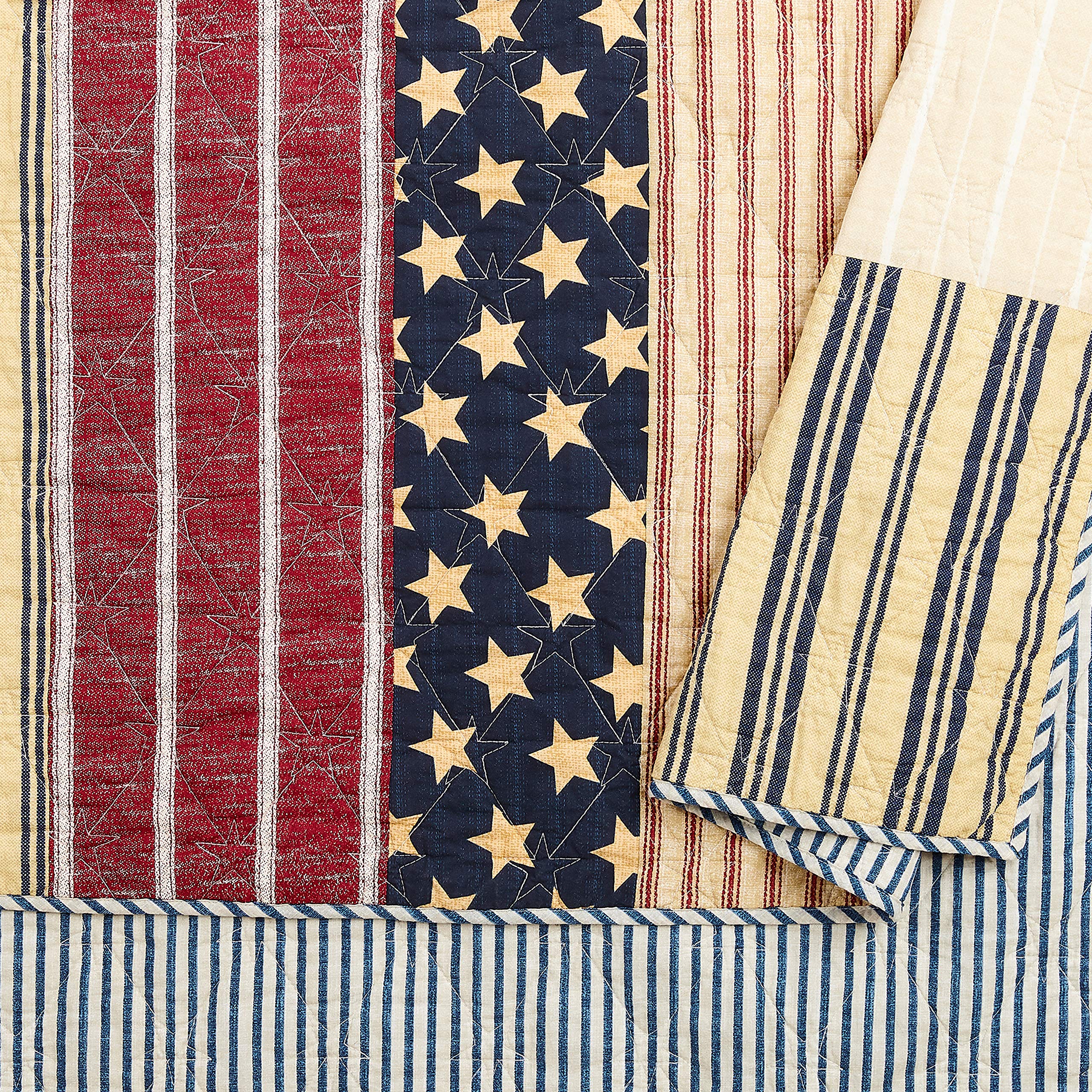 Americana King Size Quilt Set with 2 Shams - Reversible 3-Piece Lightweight Coverlet in Red & Blue - All Seasons Bedding for Rustic Farmhouse, Lodge, or Cabin Decor