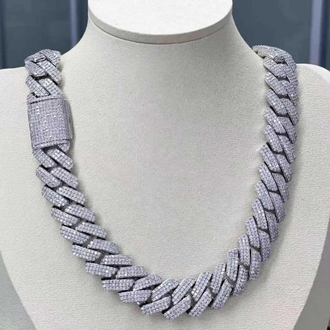18K Gold Moissanite Cuban Link Chain Necklace for Men - Iced Out Tennis Chain Jewelry - Perfect for Hip Hop Style, Gifts & Everyday Wear