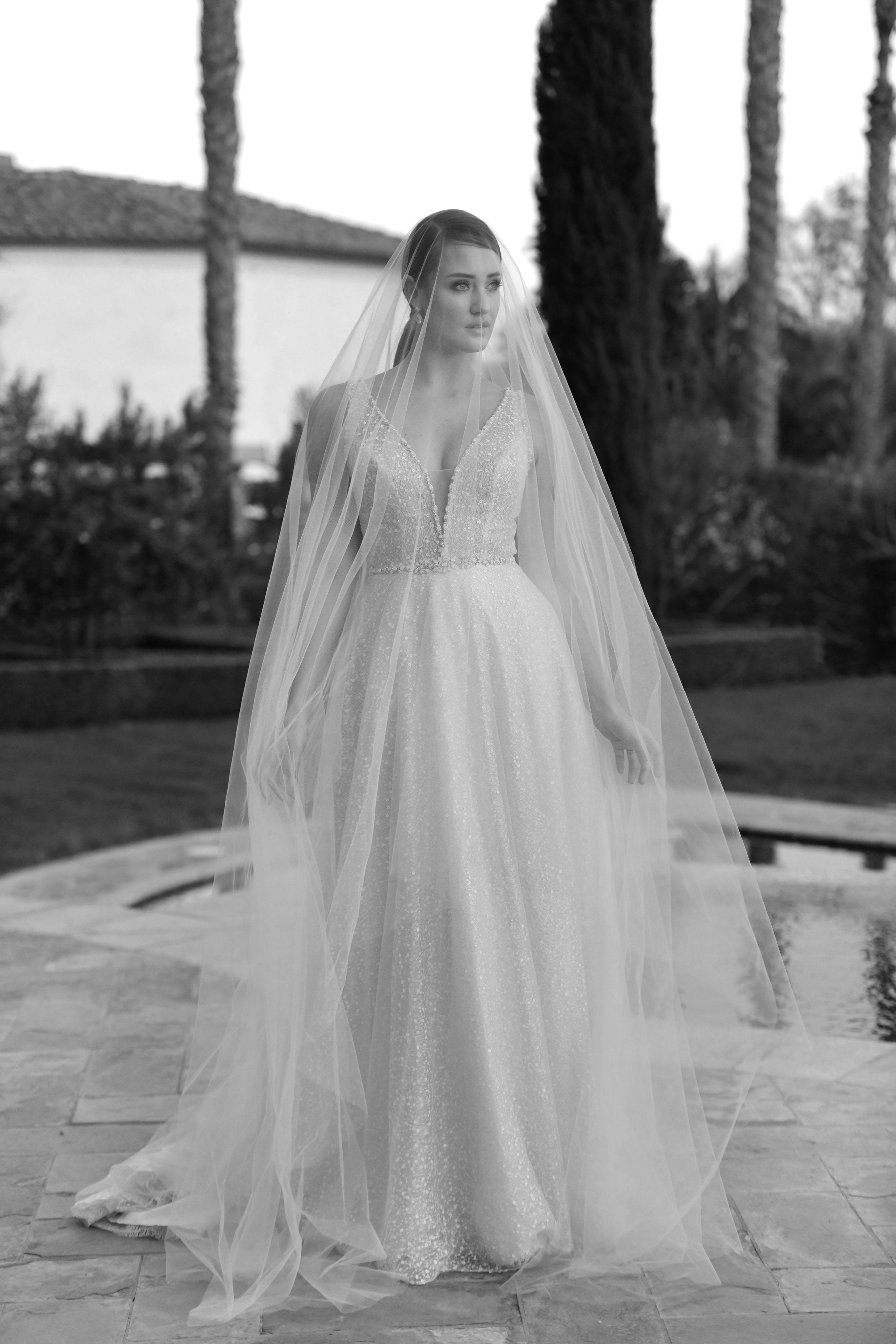 GRANDE AMBRELL Ultra Royal Cathedral Drop Veil - Elegant Wedding Veil for Brides, Perfect for Cathedral Length Weddings & Formal Ceremonies