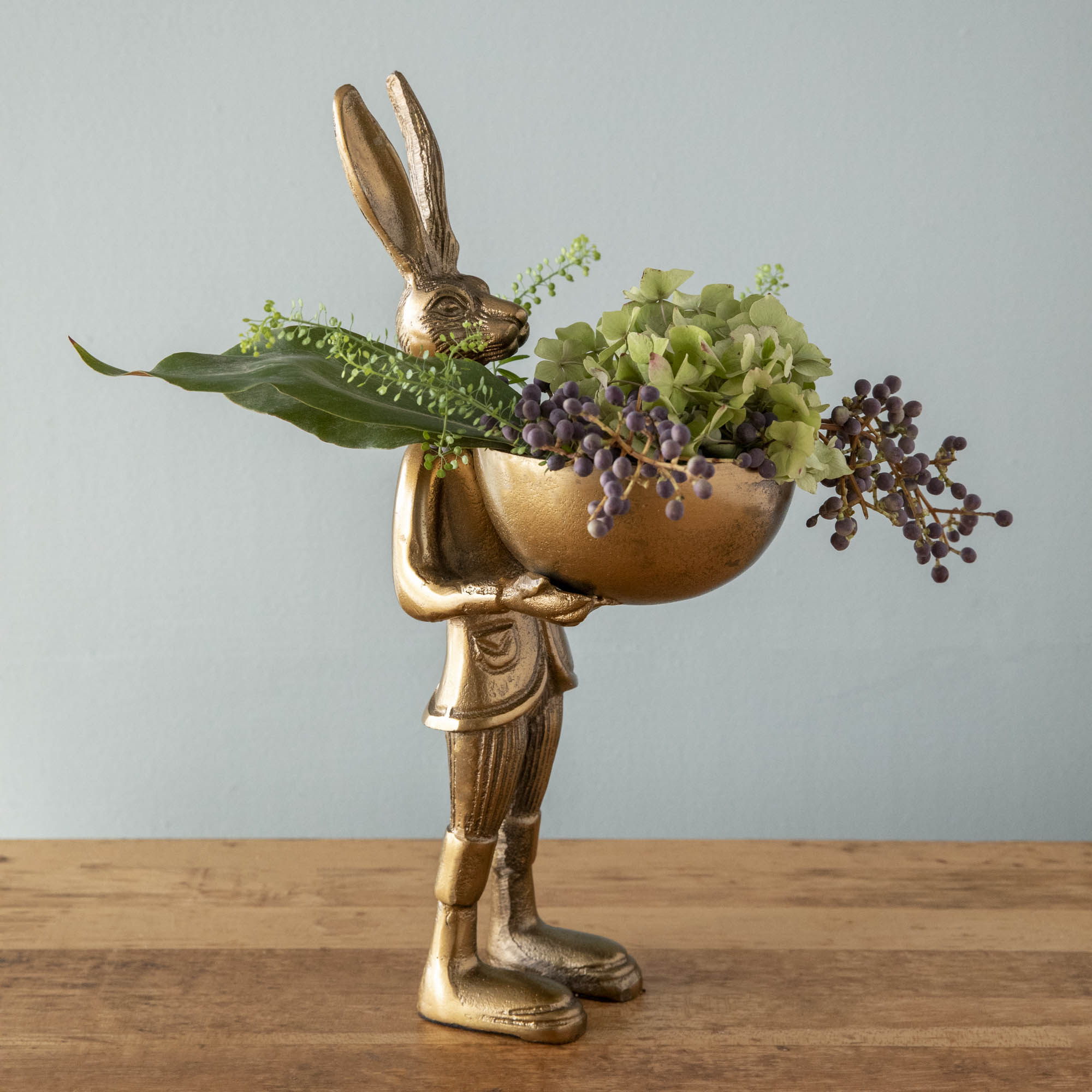 Premium Rabbit Dish Stand - Elegant Tableware Holder for Kitchen & Dining Room Decor - Perfect for Home, Restaurant, and Party Use