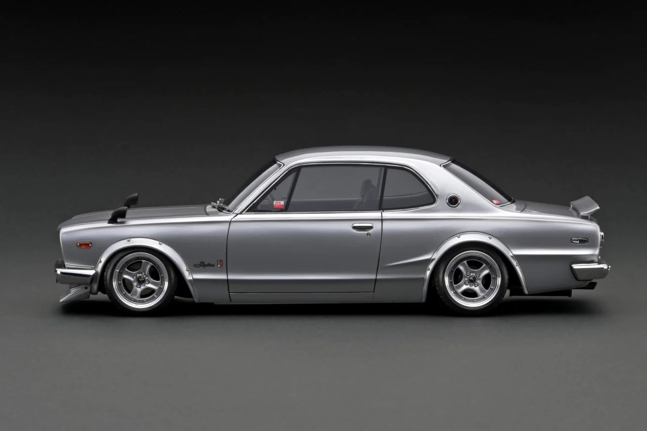 1:18 Scale Nissan Skyline 2000 GT-R KPGC10 Diecast Model Car - Silver Collectible for Car Enthusiasts | Perfect for Display, Gifts, and Racing Collections