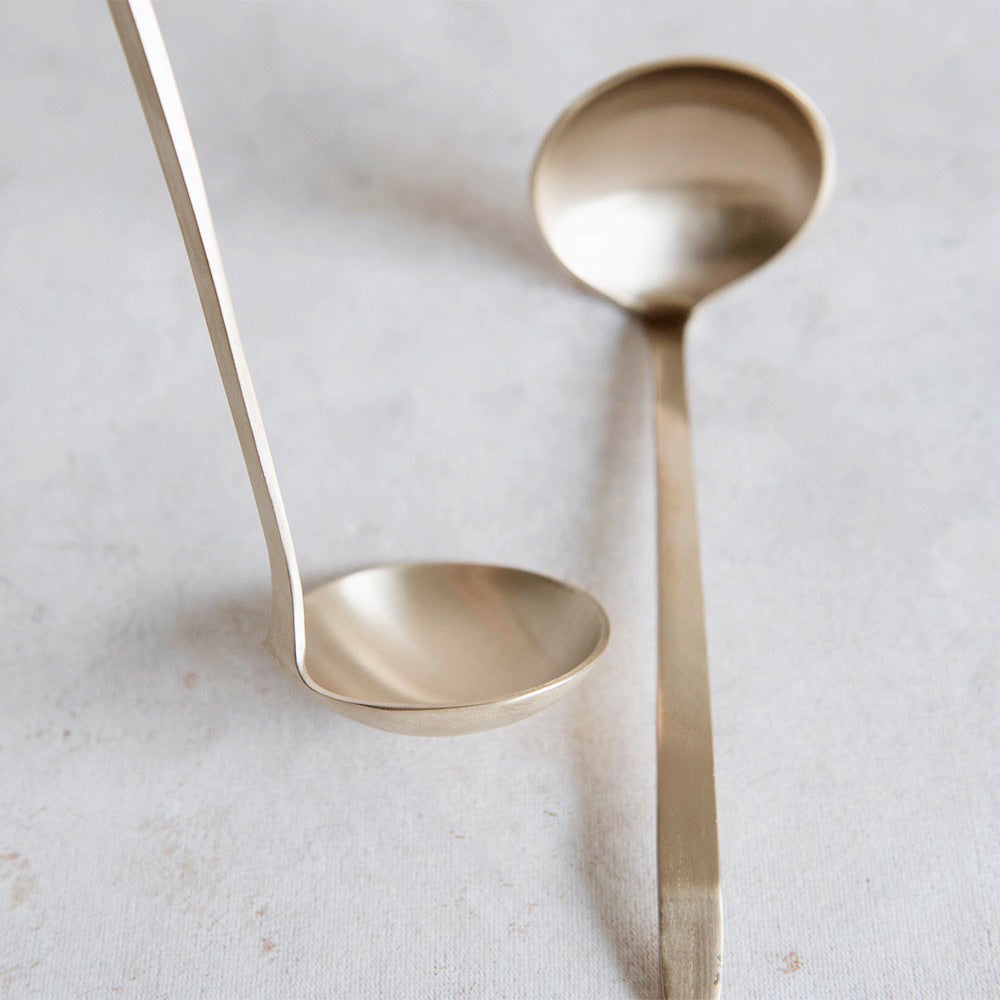 Premium Brass Ladle - Heavy Duty Solid Brass Soup Ladle for Kitchen, Cooking & Serving - Perfect for Soups, Stews, Gravy & Punch Bowls